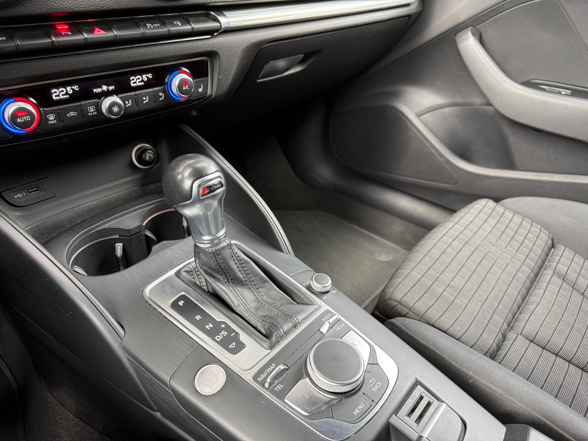 AUDI A3 Sportback 1.4 TFSI S-tronic-image-13