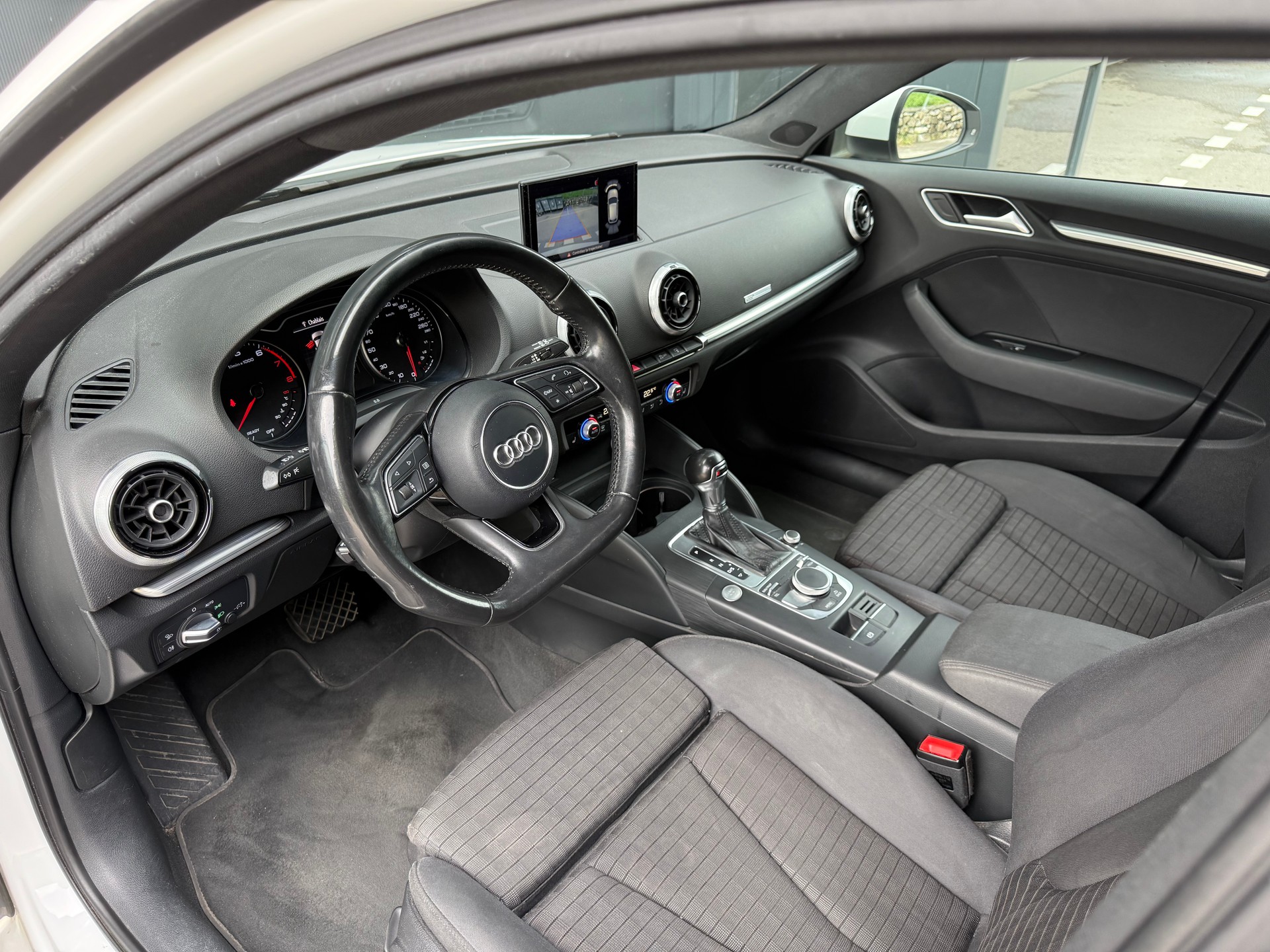 AUDI A3 Sportback 1.4 TFSI S-tronic-image-6