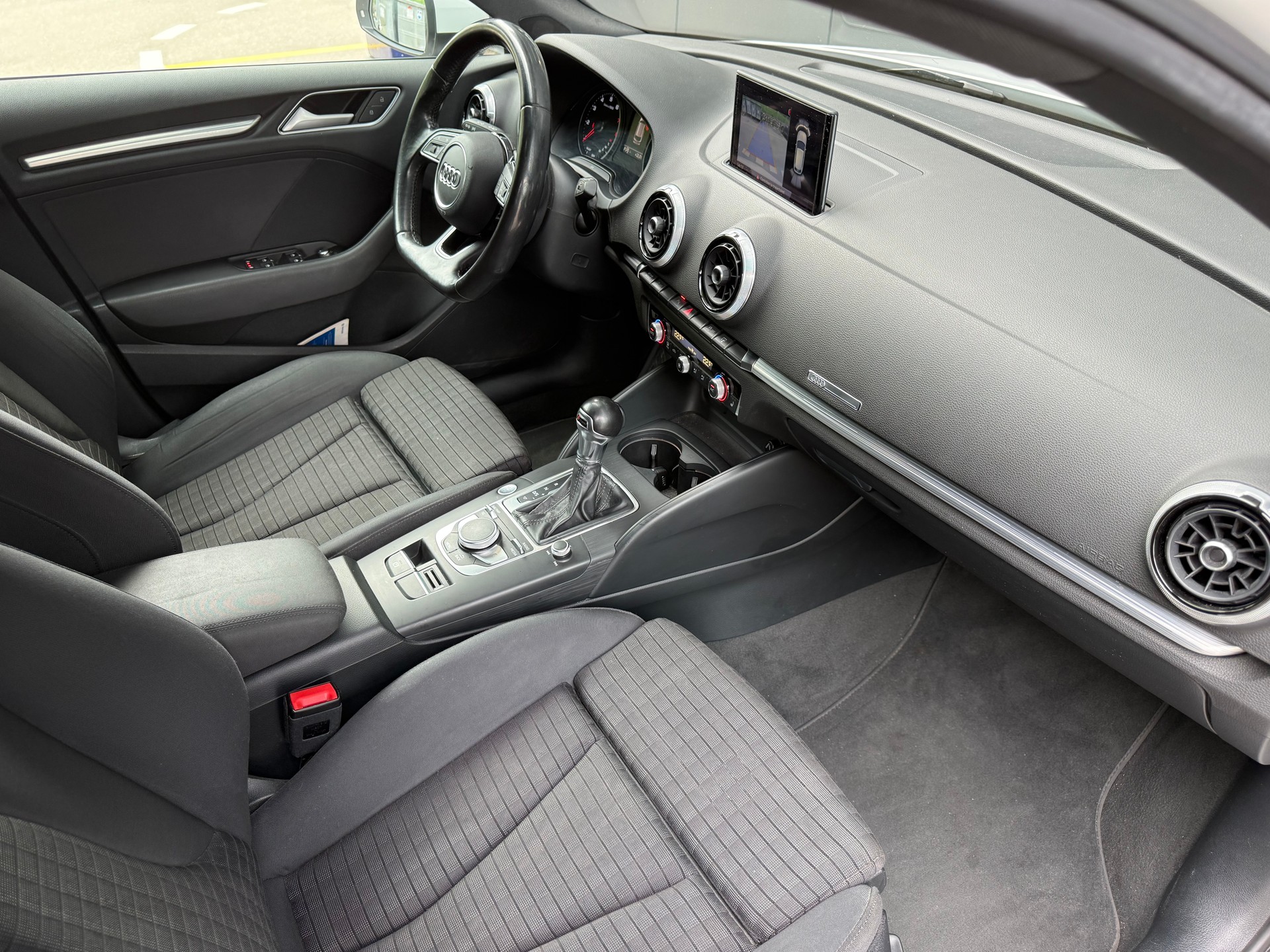 AUDI A3 Sportback 1.4 TFSI S-tronic-image-9