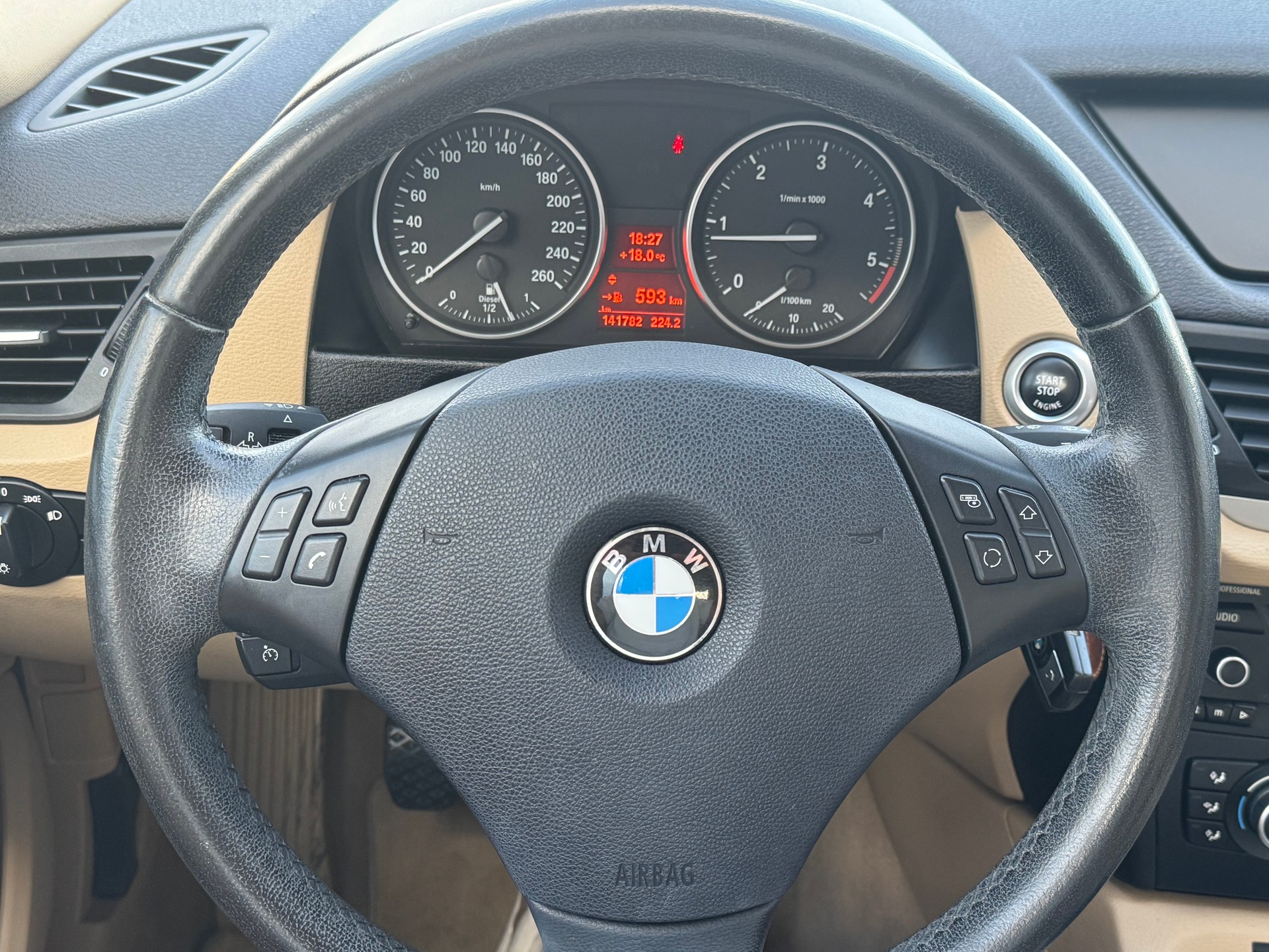 BMW X1 xDrive 18d-image-11