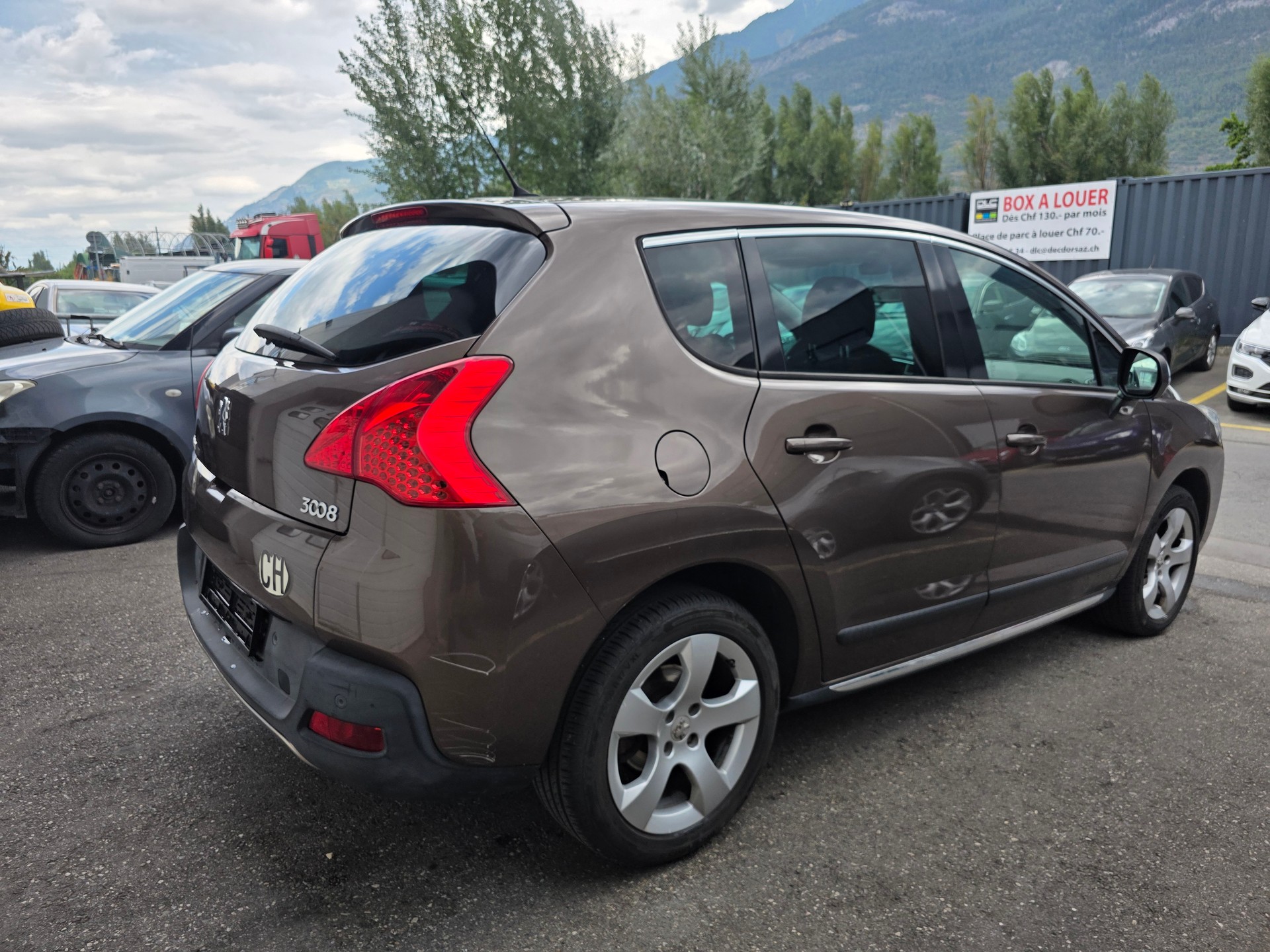 PEUGEOT 3008 1.6 16V T Platinum-image-2