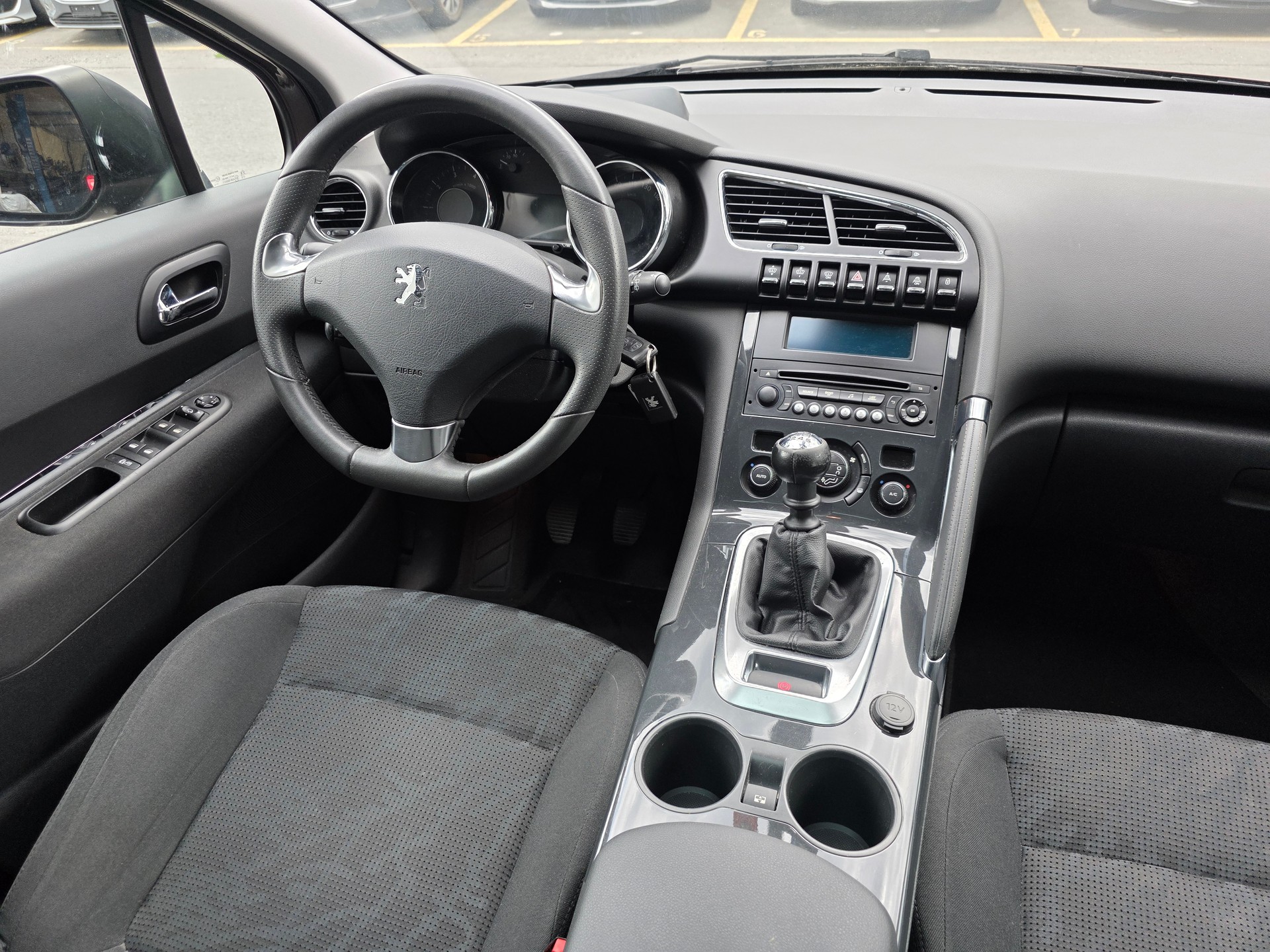 PEUGEOT 3008 1.6 16V T Platinum-image-7