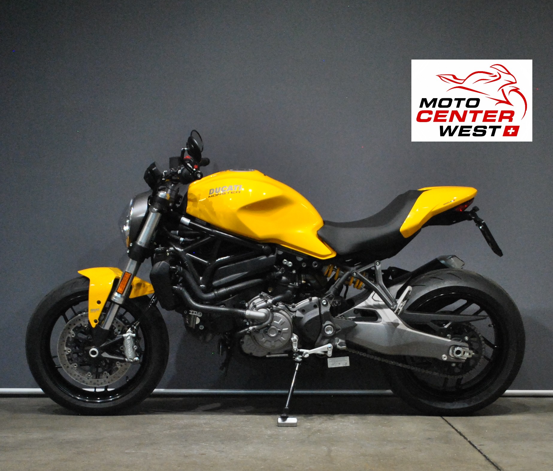 DUCATI MONSTER 821-showroom-element-2