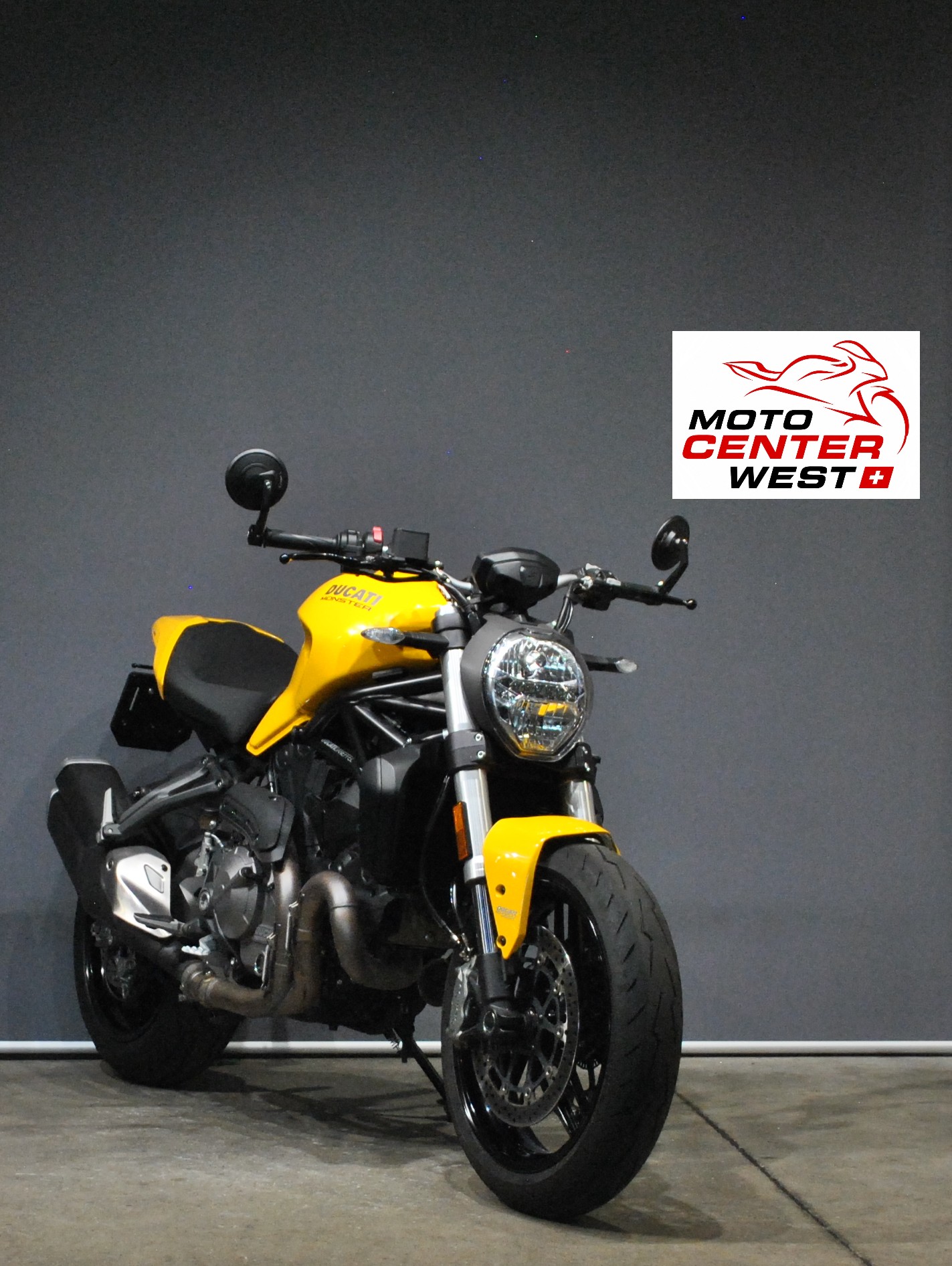 DUCATI MONSTER 821