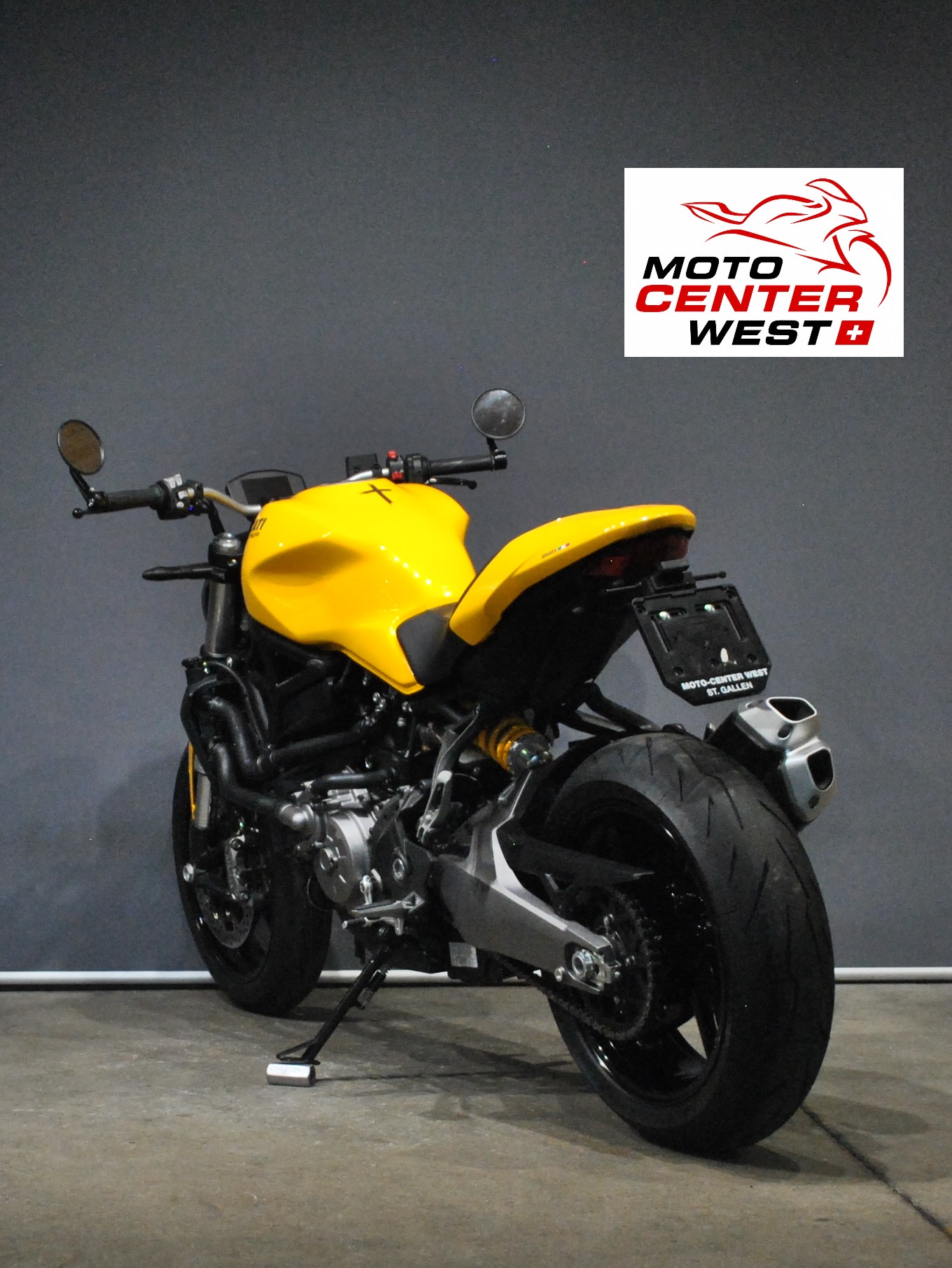 DUCATI MONSTER 821-showroom-element-3