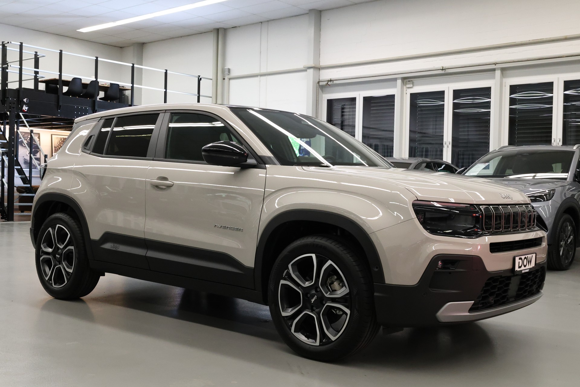 JEEP Avenger 1.2 MHEV Summit-showroom-element-1