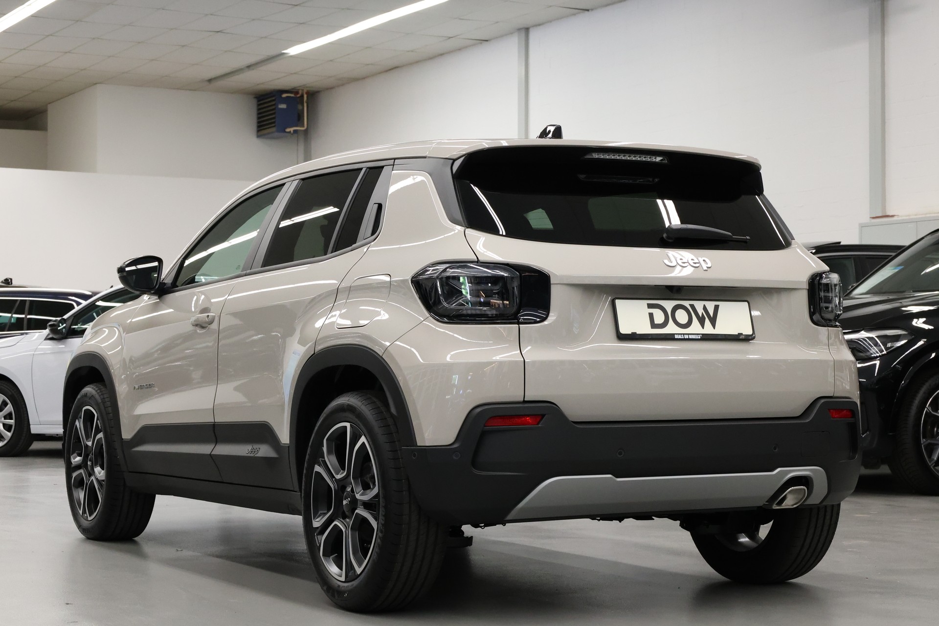 JEEP Avenger 1.2 MHEV Summit-image-8