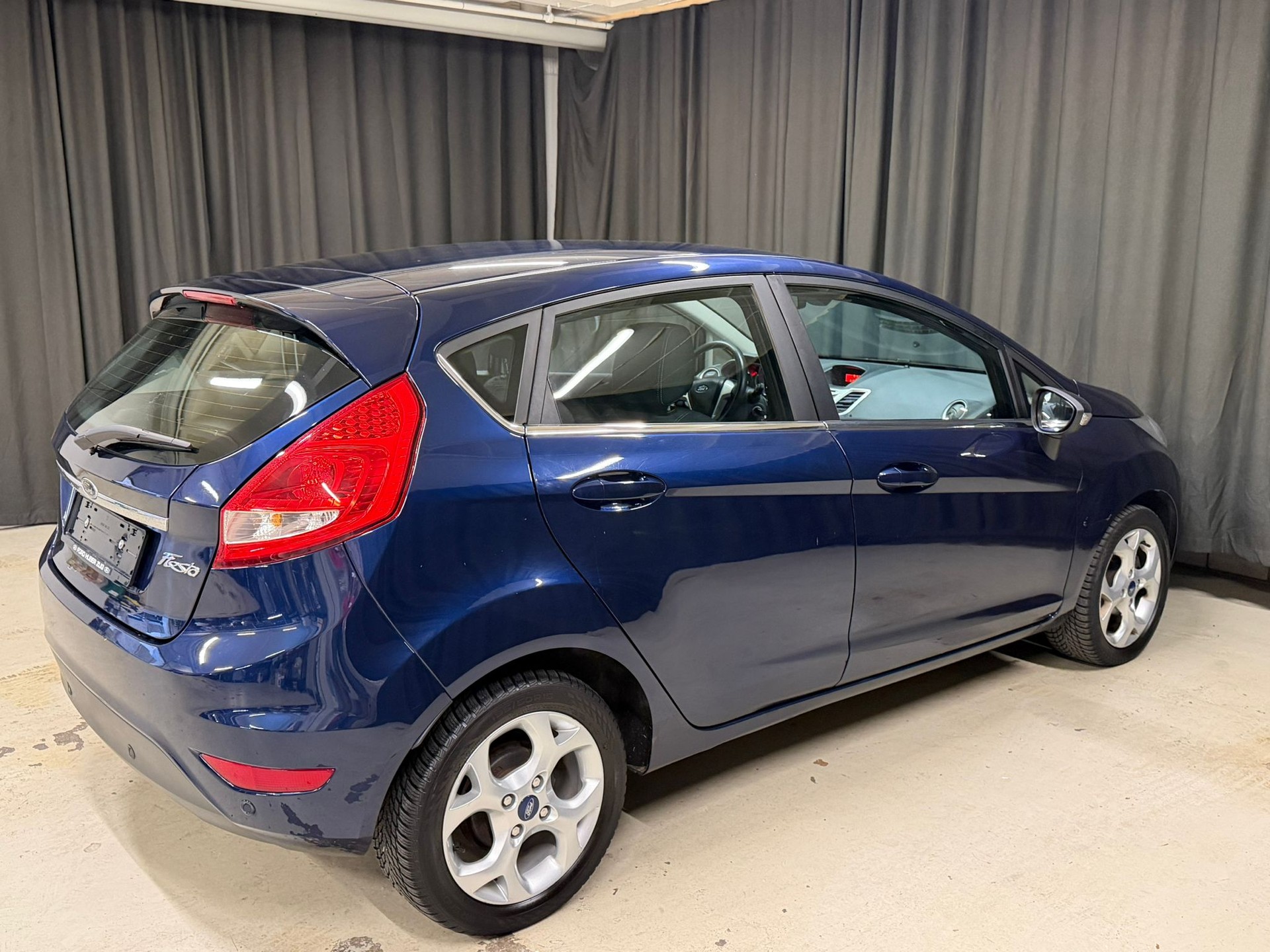 FORD Fiesta 1.6 16V Titanium-image-3