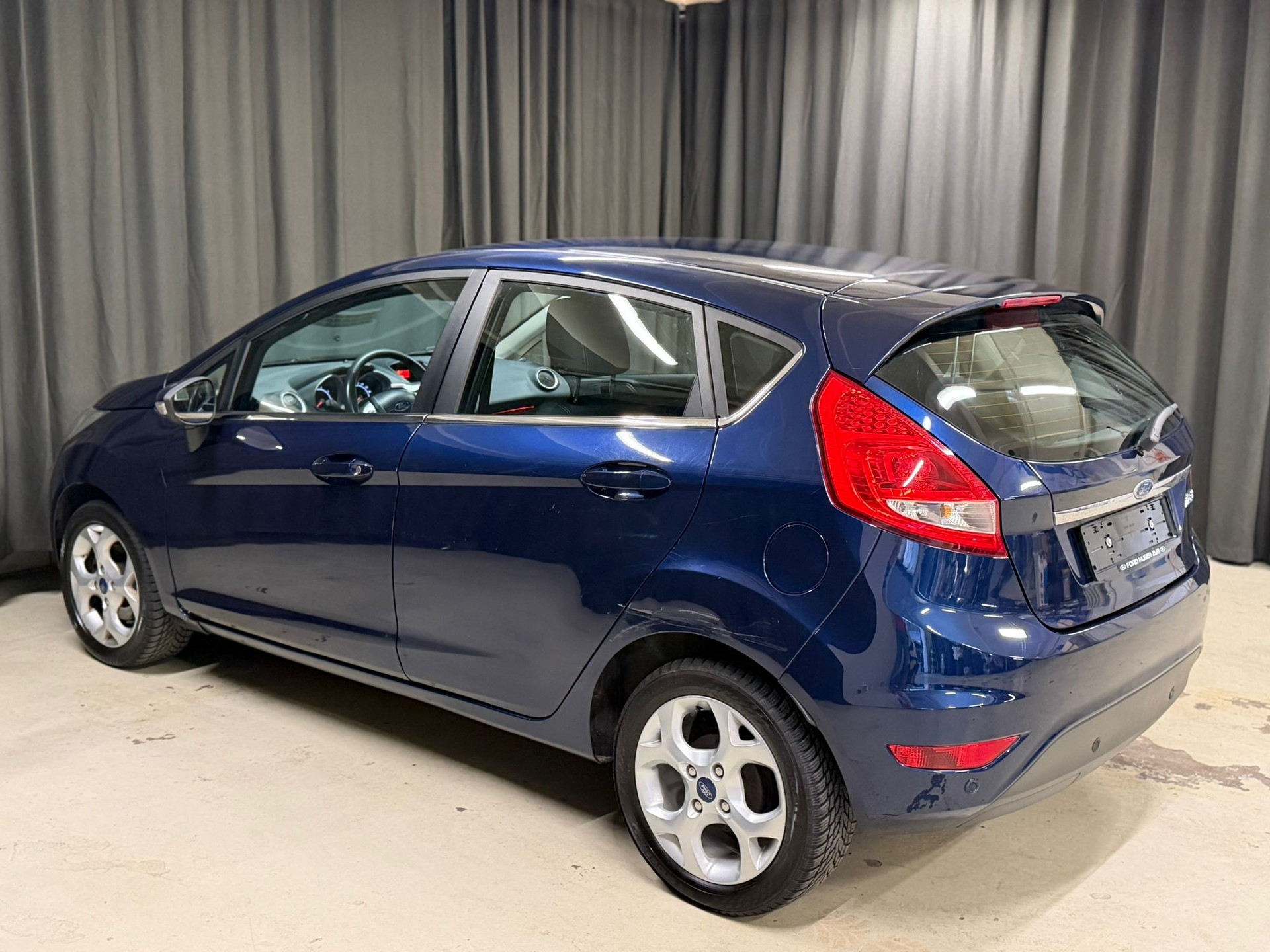 FORD Fiesta 1.6 16V Titanium-image-4