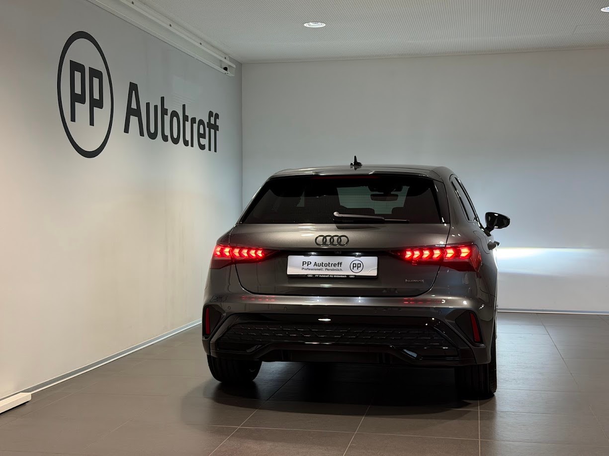 AUDI A3 Sportback TFSI 150 kW quattro S line S tronic-image-13