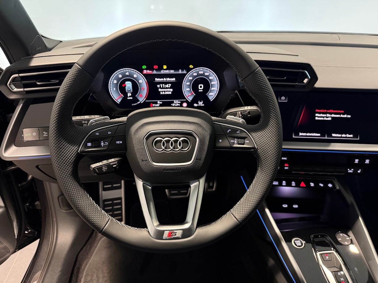 AUDI A3 Sportback TFSI 150 kW quattro S line S tronic-image-5