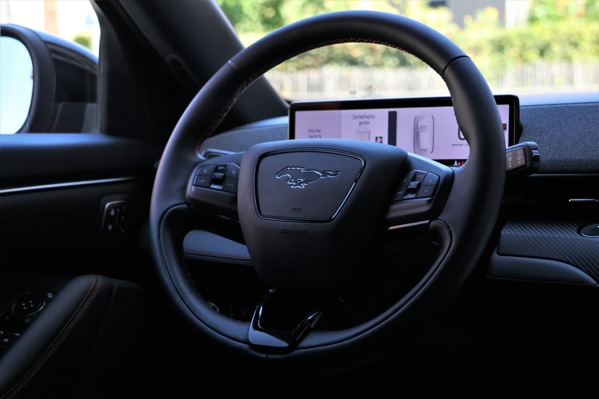 FORD Mustang MACH-E Premium AWD 88 kWh (CH)-image-15