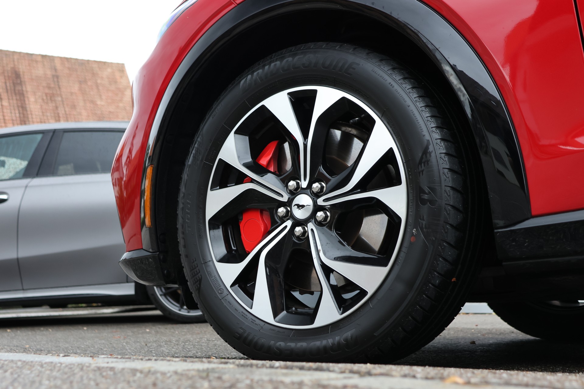 FORD Mustang MACH-E Premium AWD 88 kWh (CH)-image-7