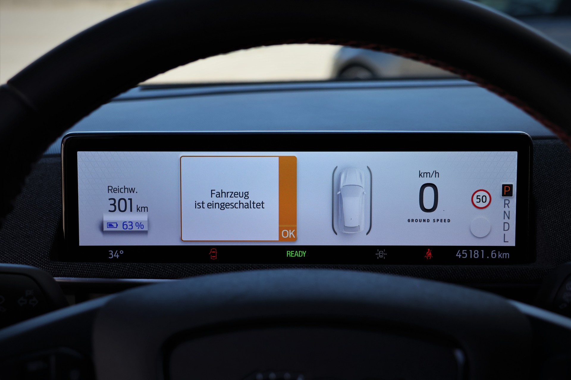 FORD Mustang MACH-E Premium AWD 88 kWh (CH)-image-21