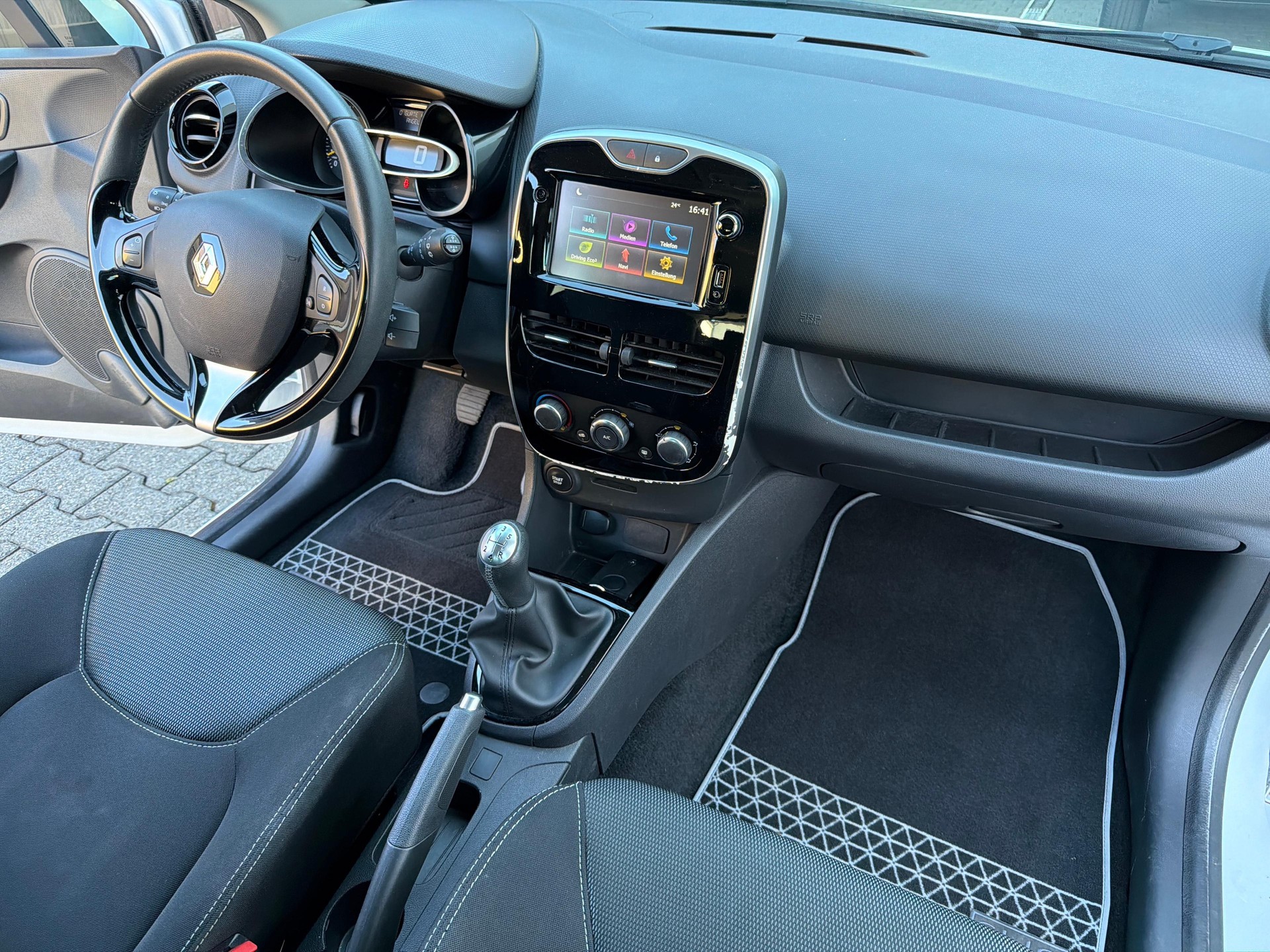 RENAULT Clio Grandtour 0.9 TCe-image-9