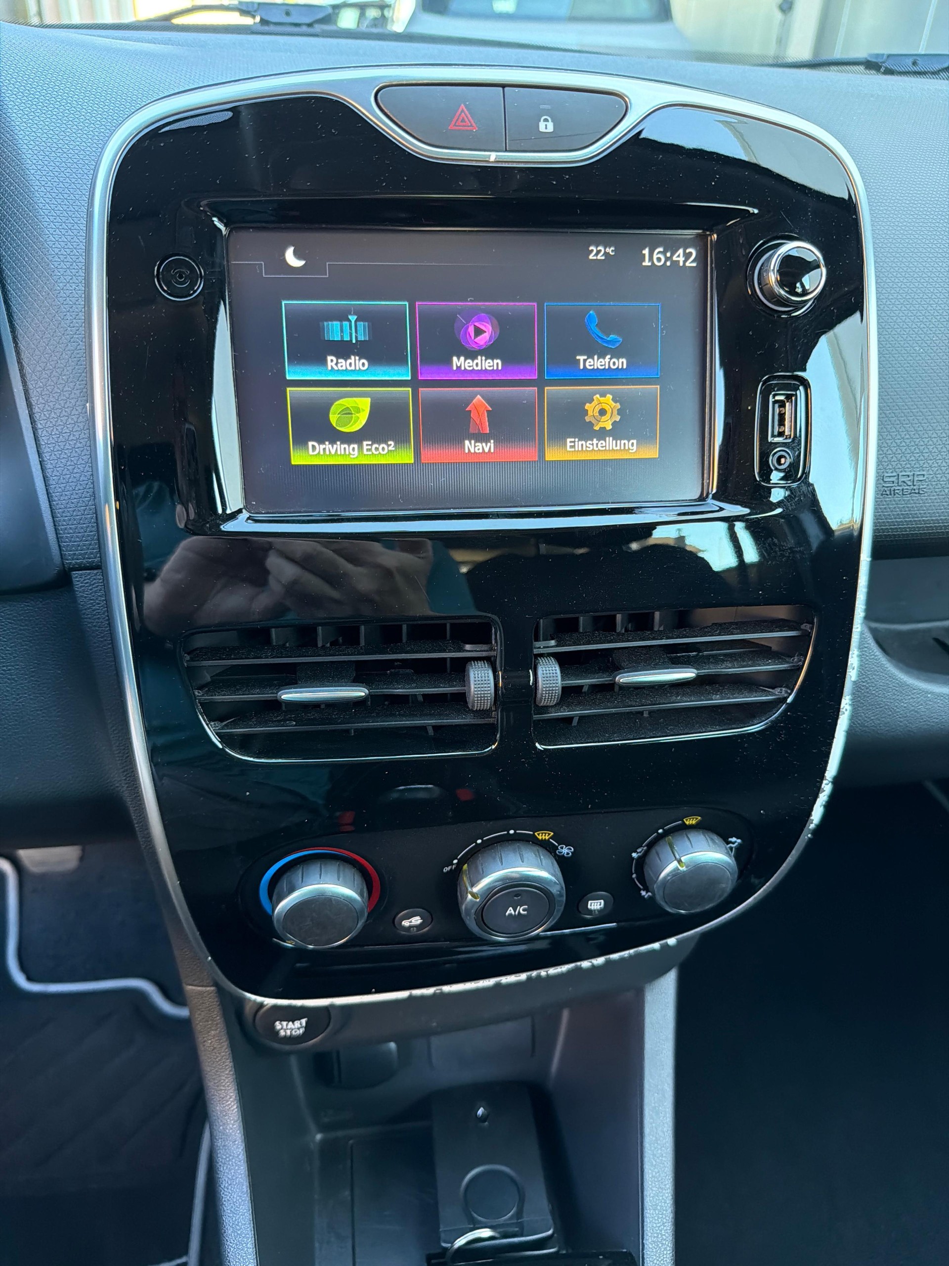 RENAULT Clio Grandtour 0.9 TCe-image-12