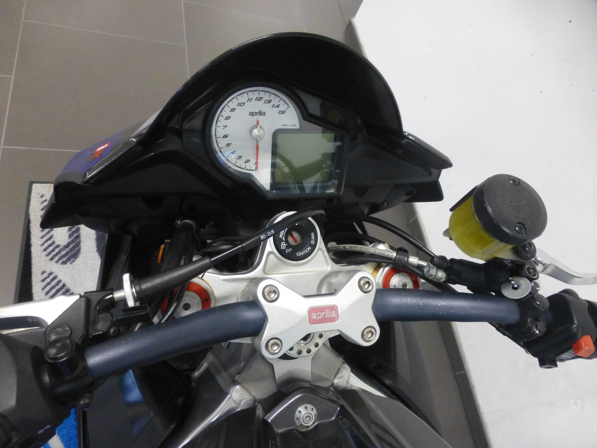 APRILIA Tuono V4 1100 R-image-5