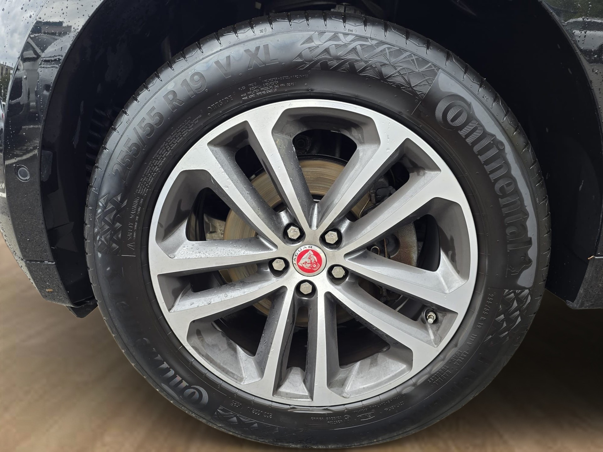 JAGUAR F-Pace 2.0d R-Sport AWD Automatik-image-16