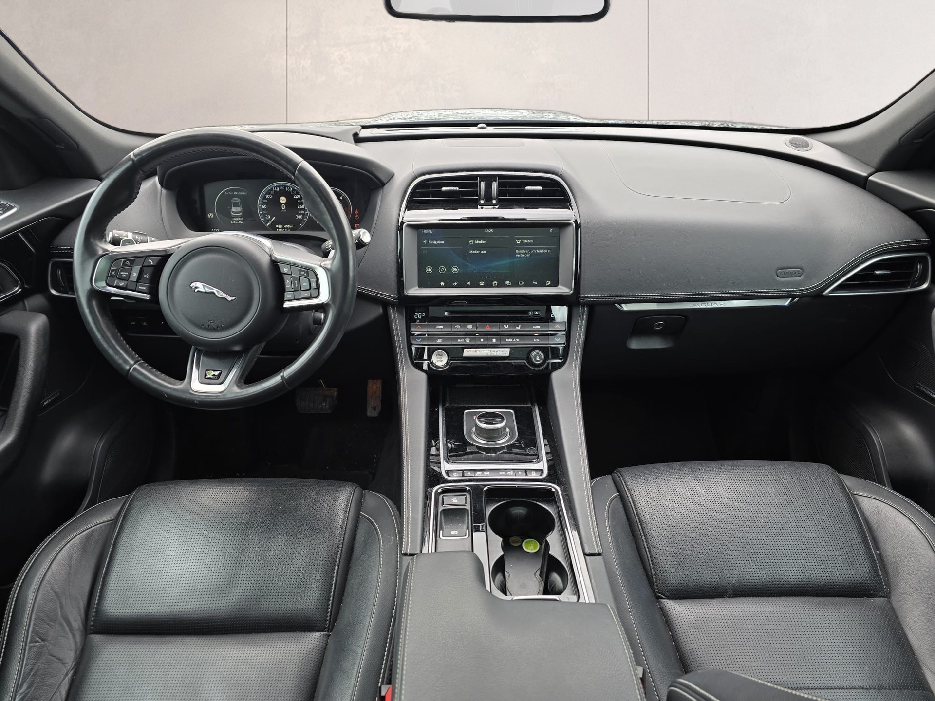 JAGUAR F-Pace 2.0d R-Sport AWD Automatik-image-8