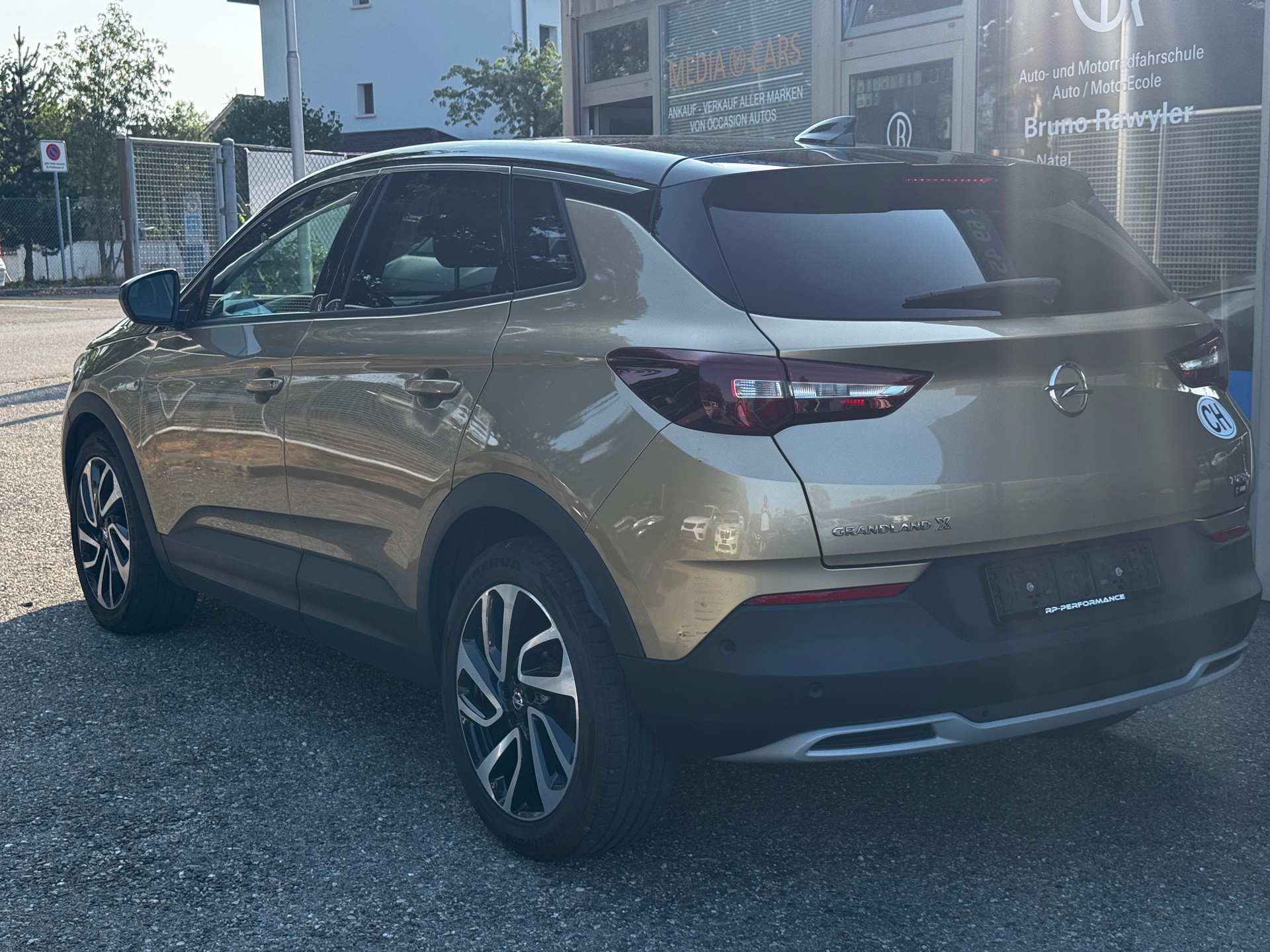 OPEL Grandland X 1.2i TP Excellence Automatik-image-5