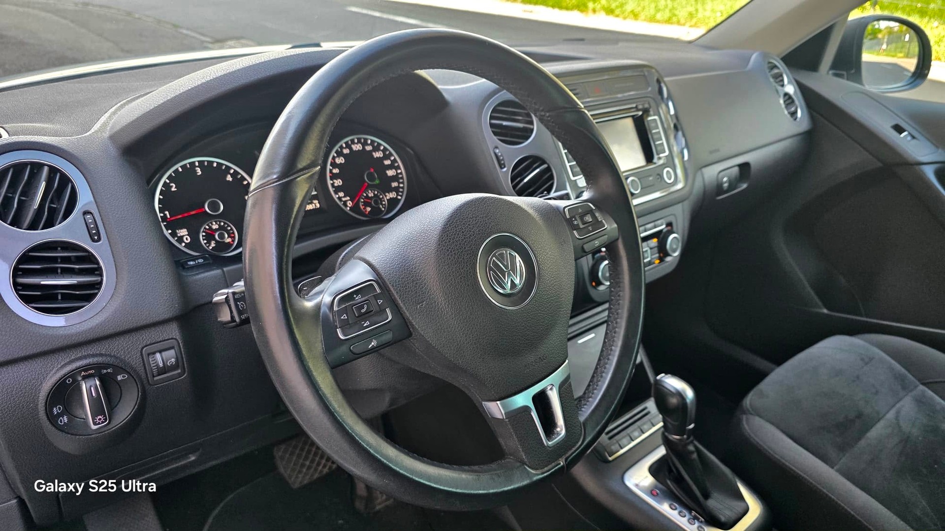 VW Tiguan 2.0 TDI BMT Cup R-Line 4Motion DSG-image-12