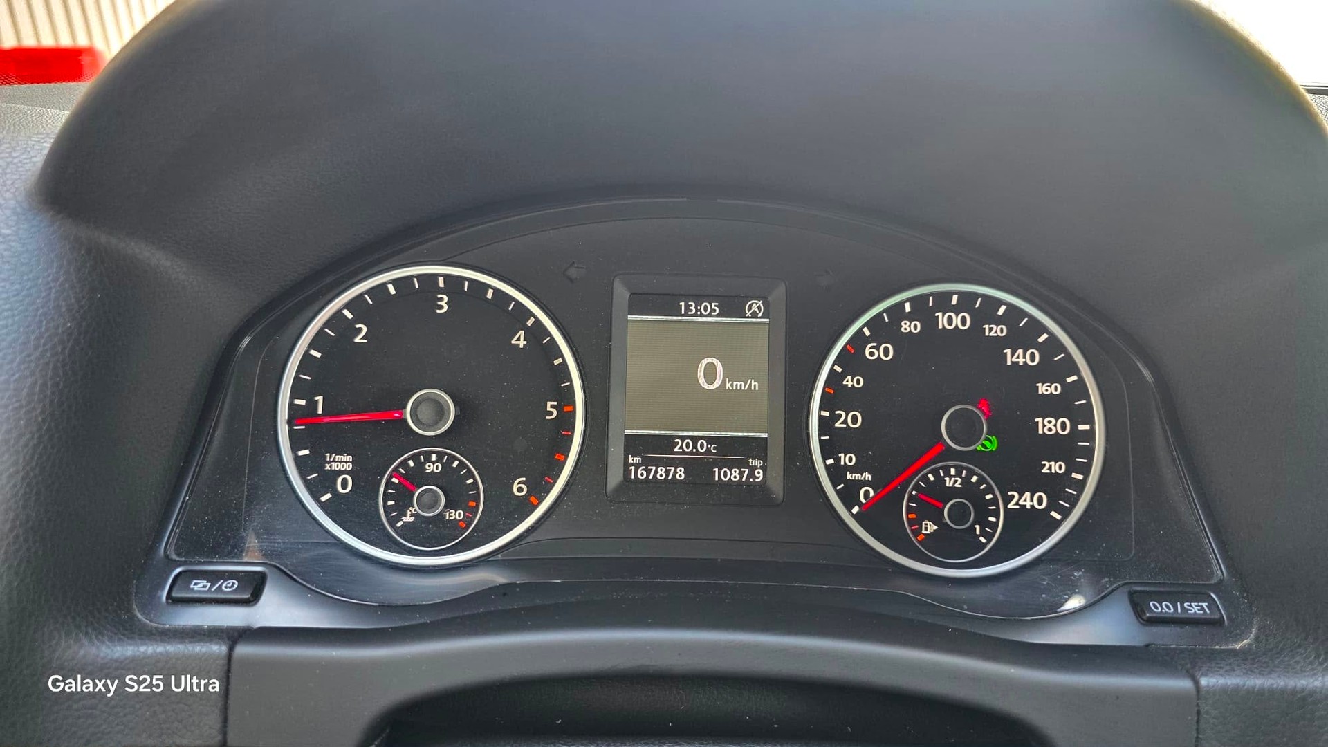 VW Tiguan 2.0 TDI BMT Cup R-Line 4Motion DSG-image-14