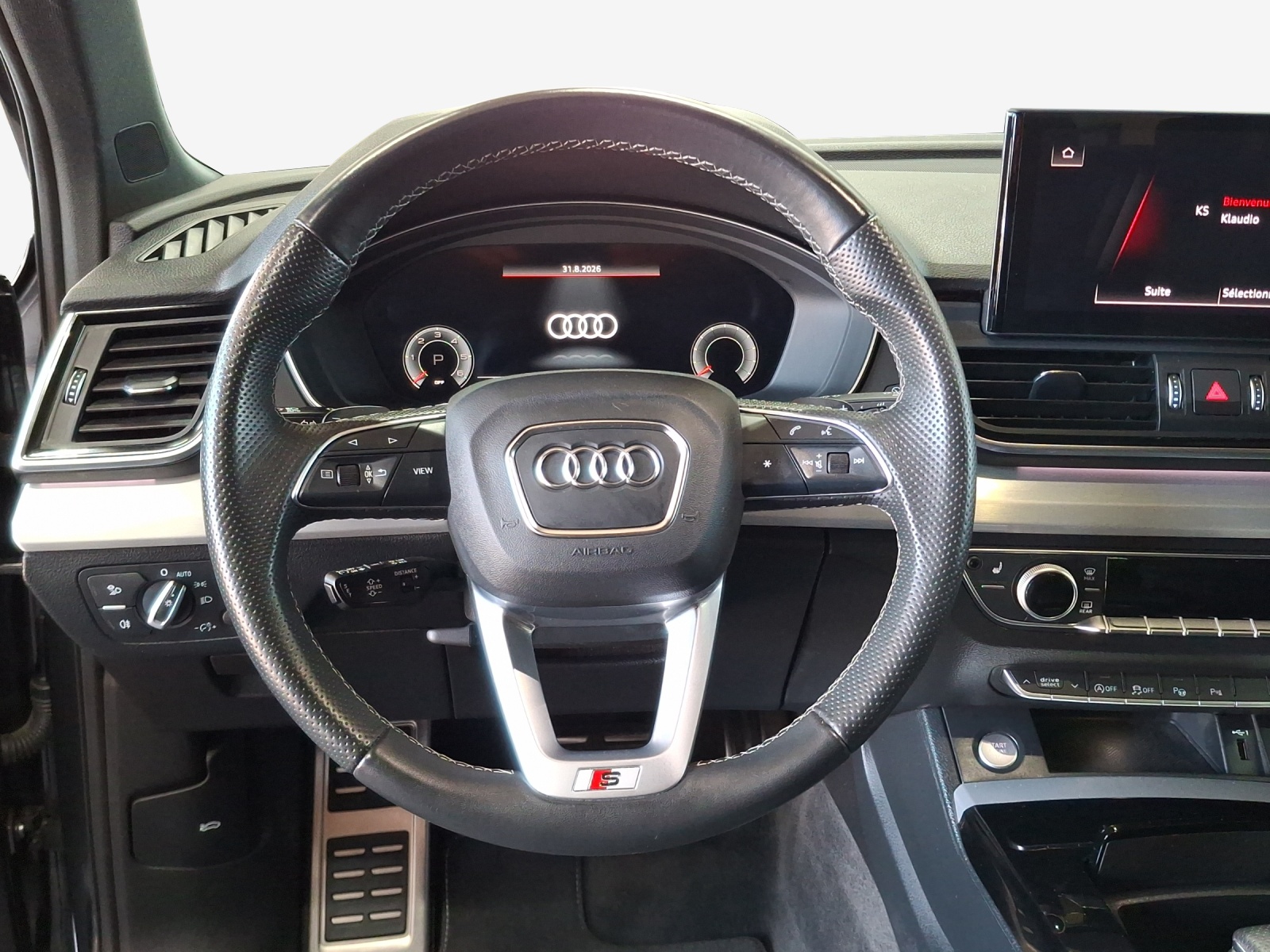 AUDI Q5 Sportback 40 TDI Blackedition quattro S-tronic-image-8