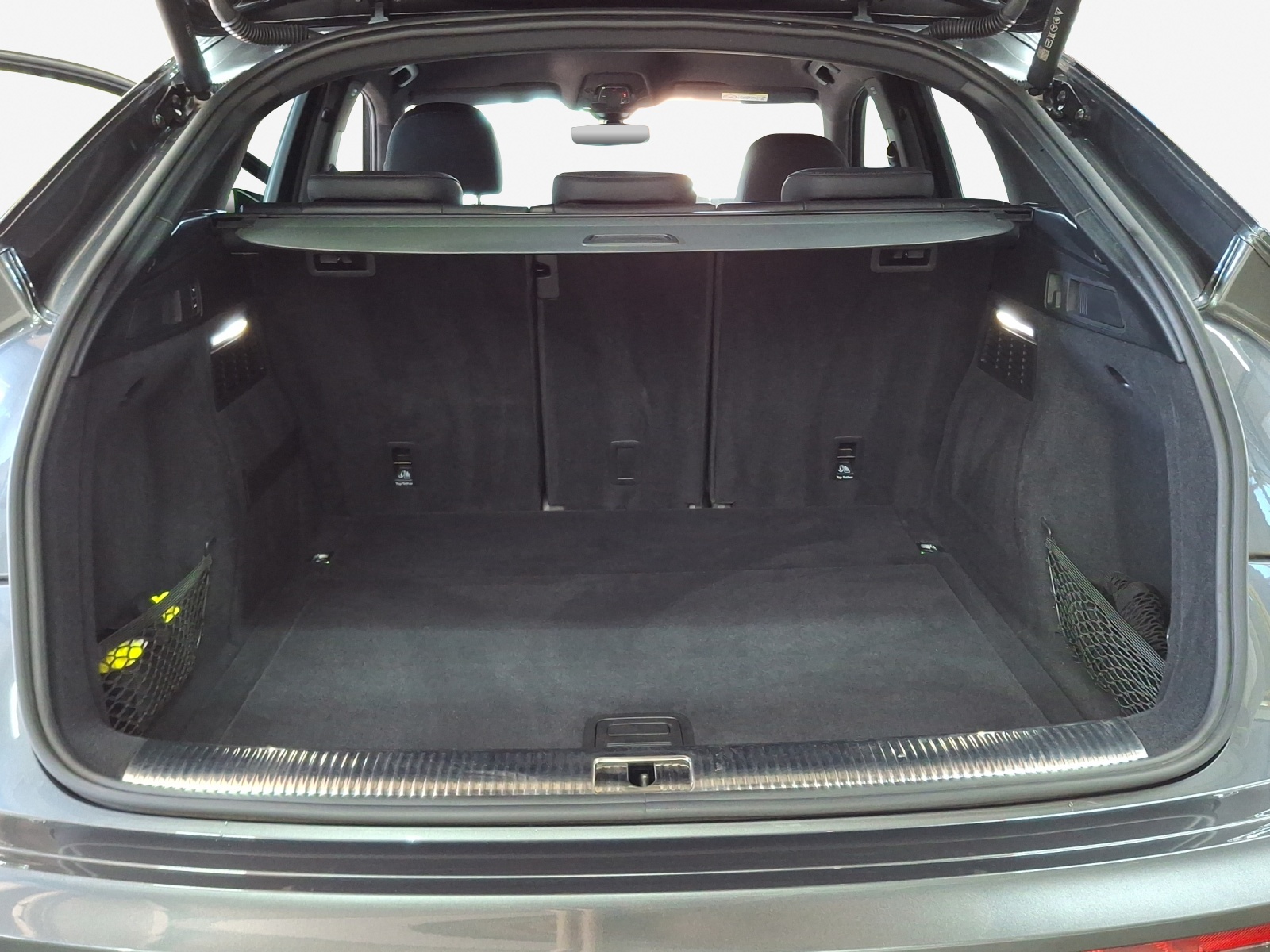 AUDI Q5 Sportback 40 TDI Blackedition quattro S-tronic-image-12