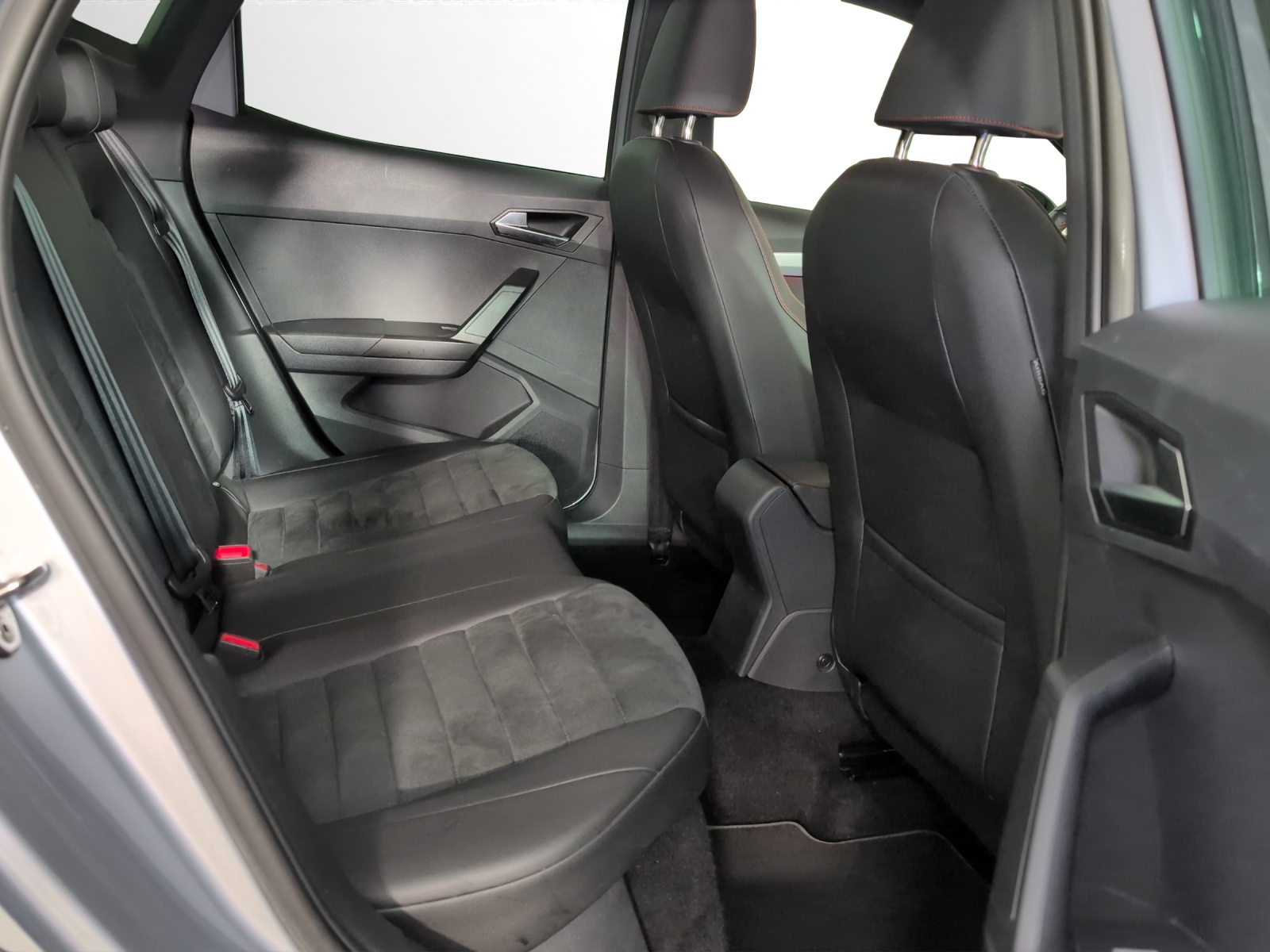 SEAT Arona 1.5 Eco TSI FR DSG-image-8