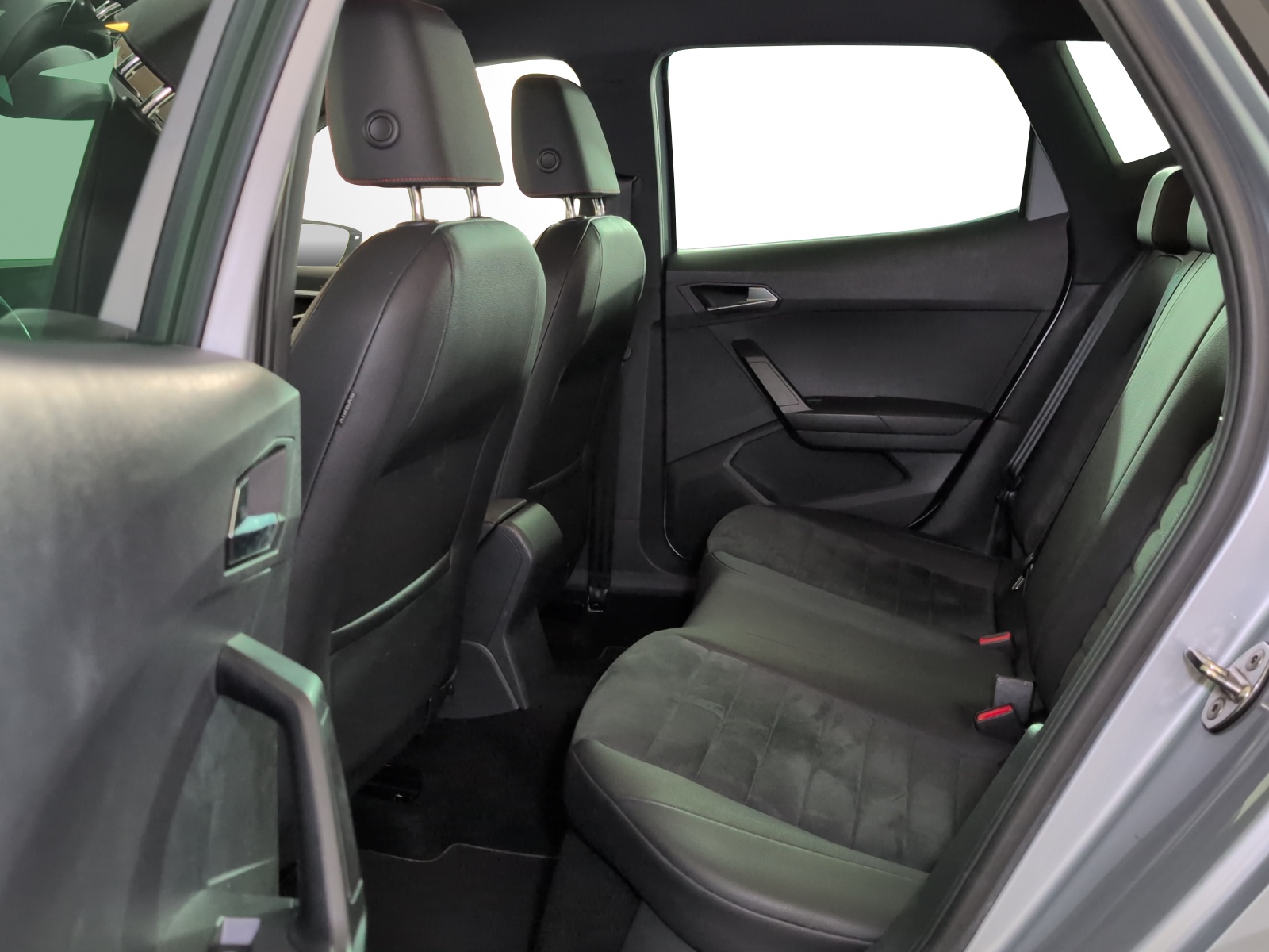 SEAT Arona 1.5 Eco TSI FR DSG-image-7
