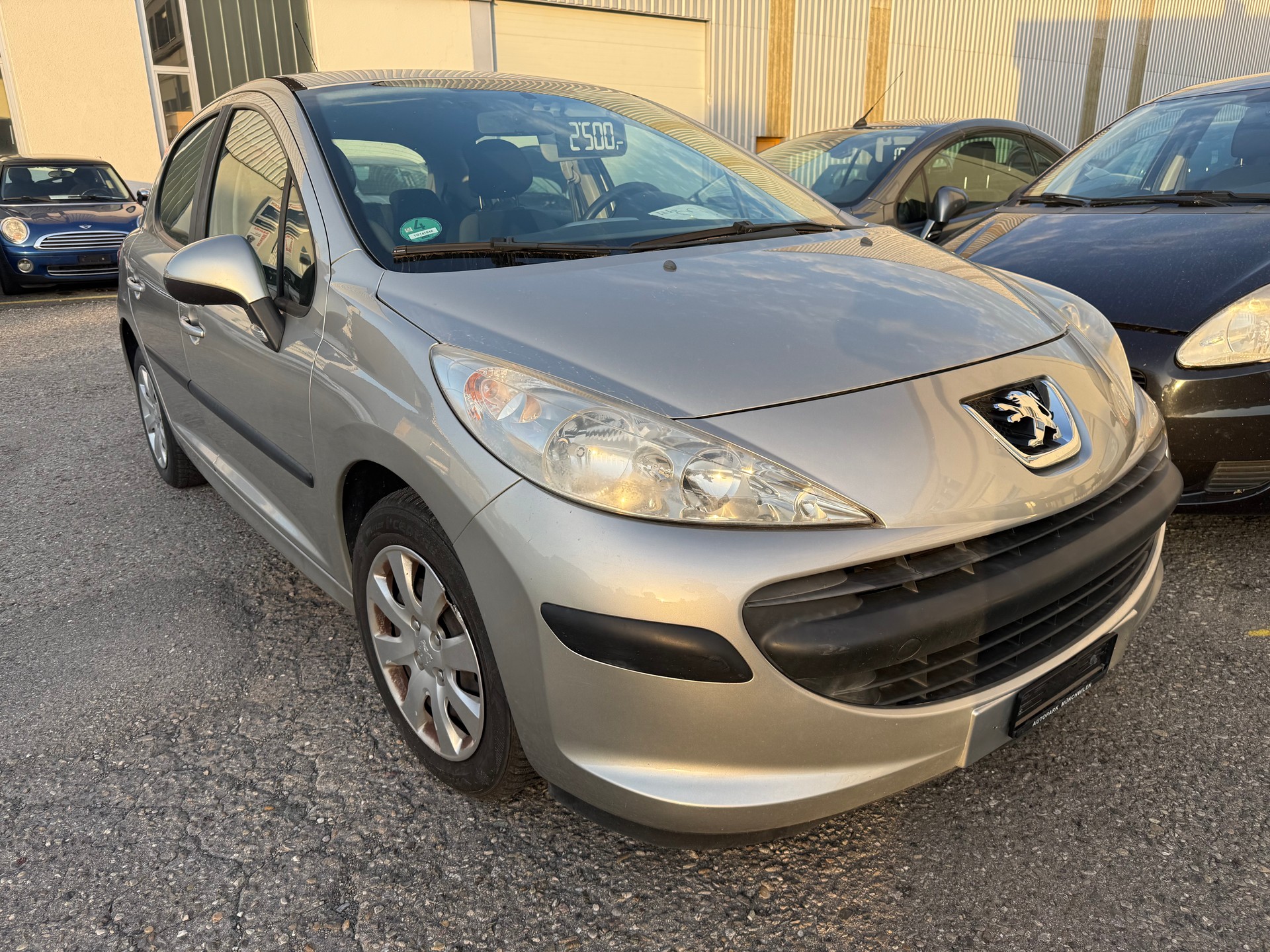 PEUGEOT 207 1.4 Urban-image-1