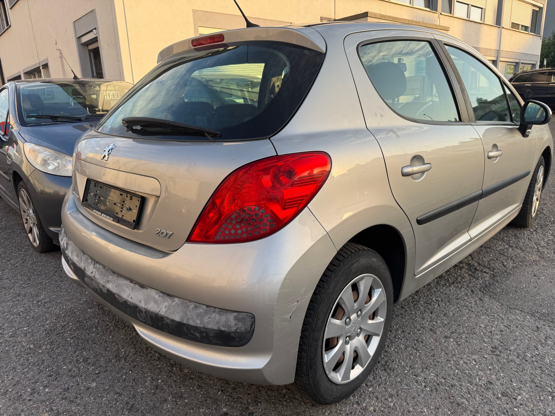 PEUGEOT 207 1.4 Urban-image-9