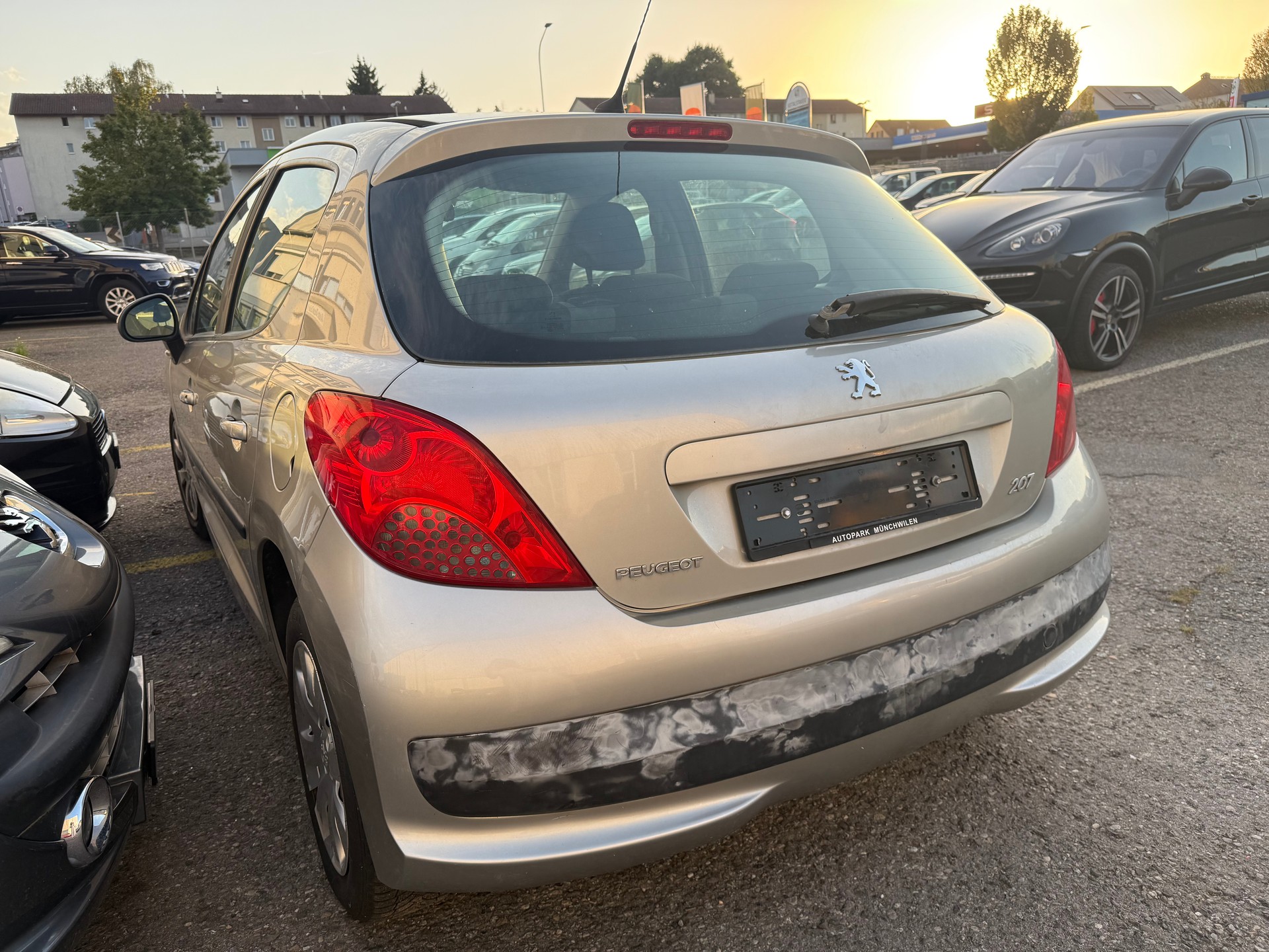 PEUGEOT 207 1.4 Urban-image-10