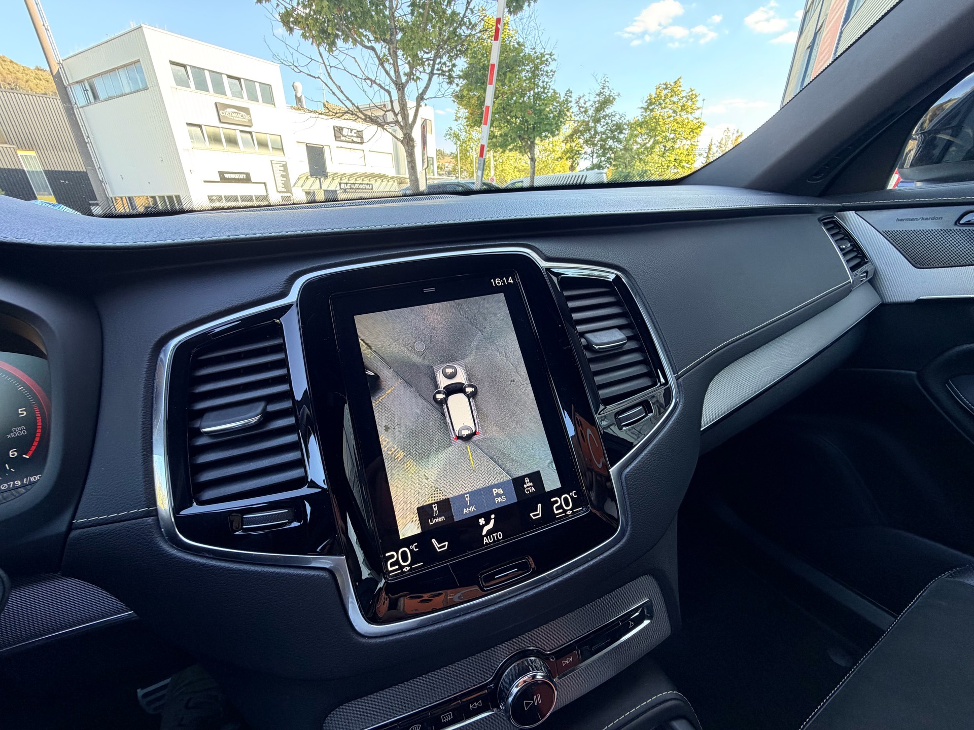 VOLVO XC90 B5 Diesel AWD R-Design Geartronic-image-17