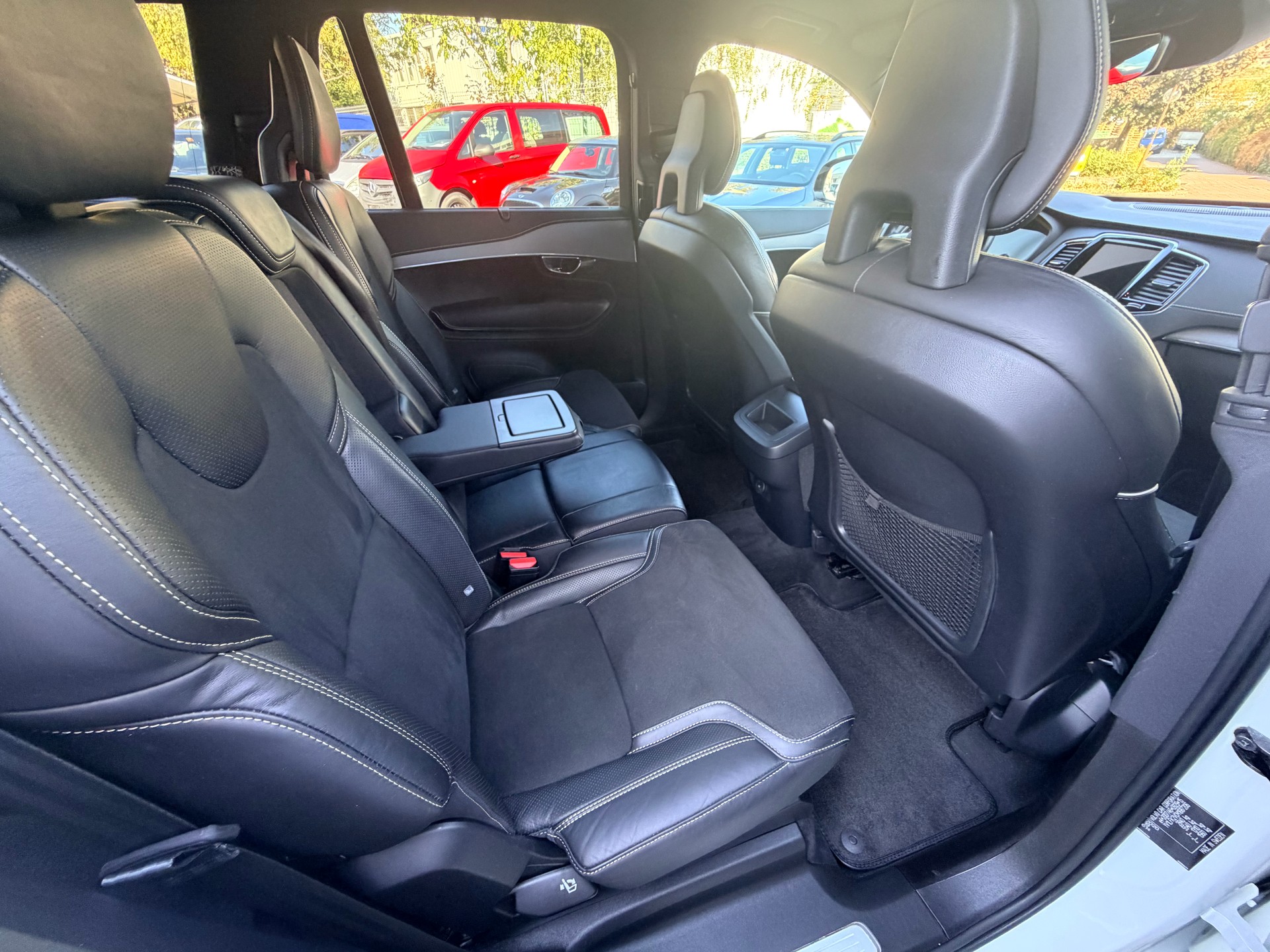 VOLVO XC90 B5 Diesel AWD R-Design Geartronic-image-13
