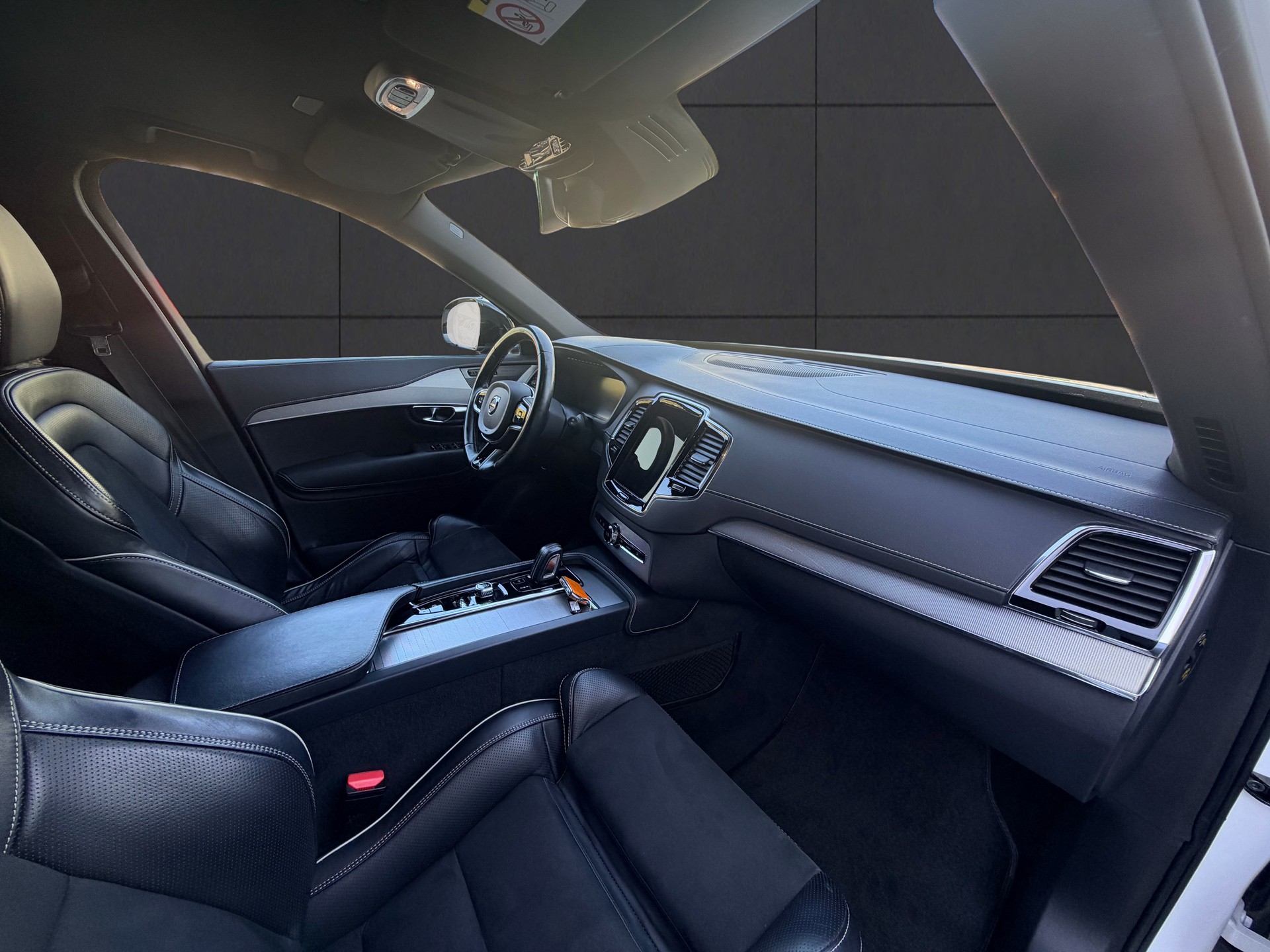 VOLVO XC90 B5 Diesel AWD R-Design Geartronic-image-10