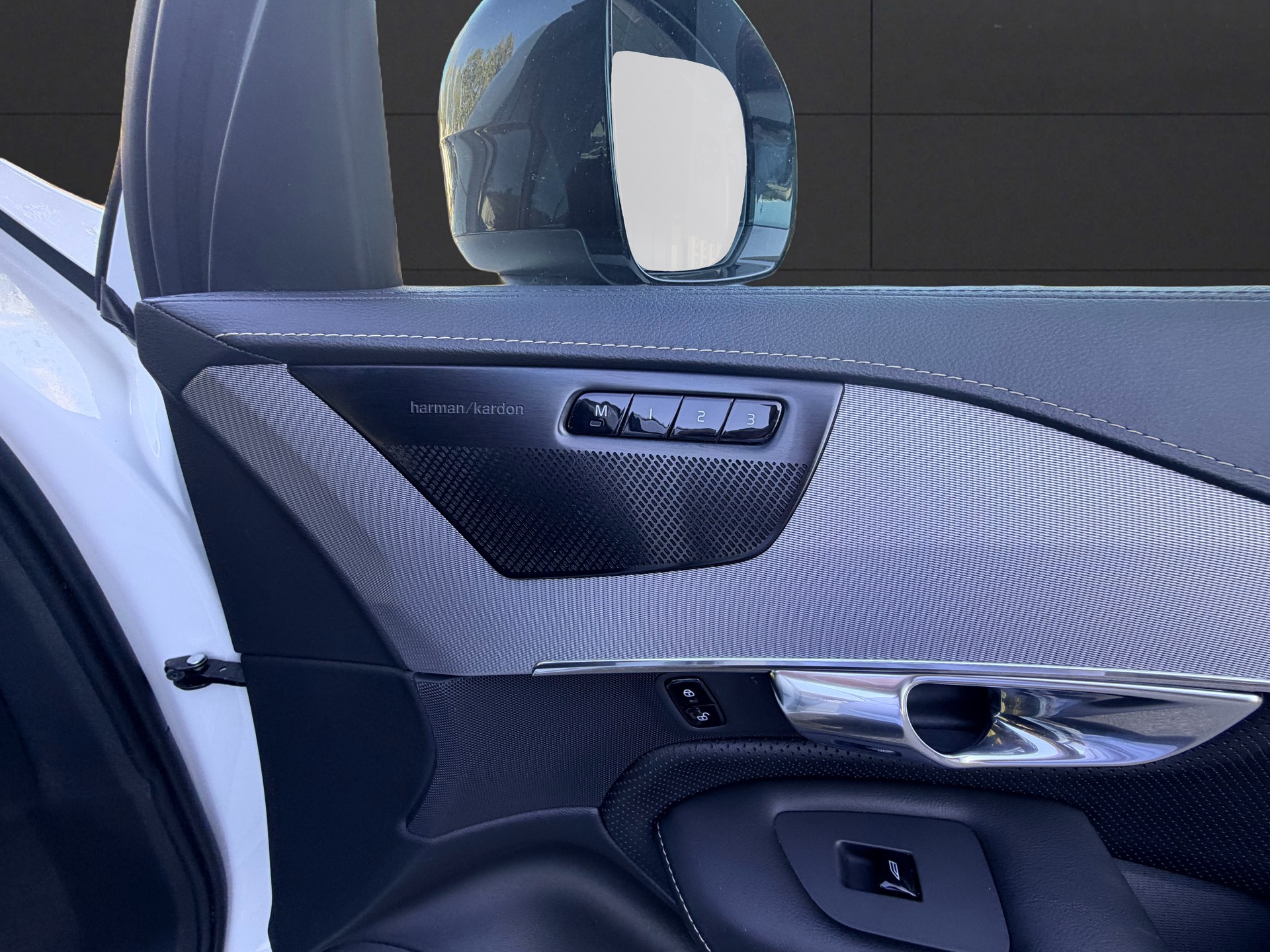 VOLVO XC90 B5 Diesel AWD R-Design Geartronic-image-11