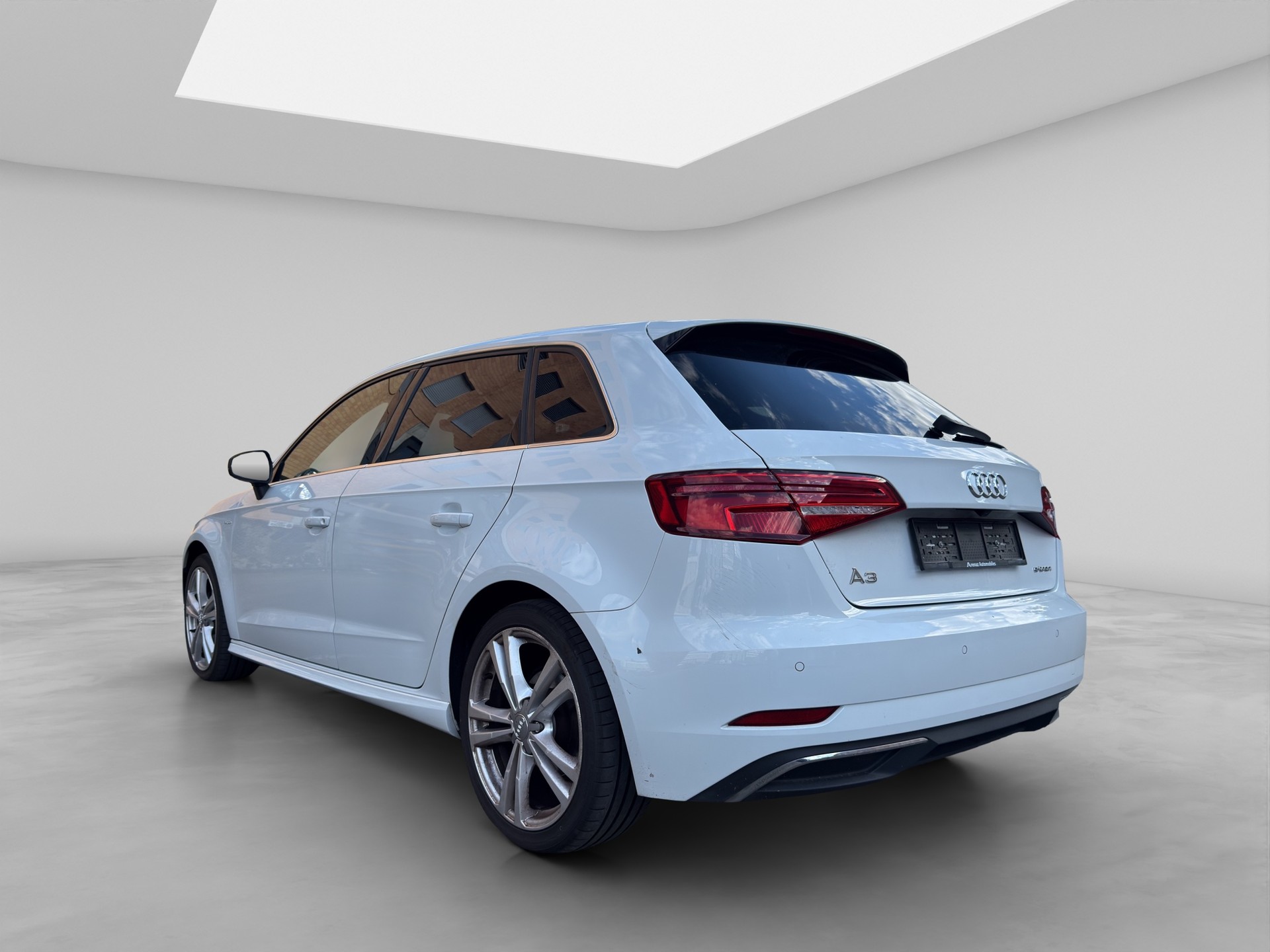 AUDI A3 Sportback 1.4 e-tron Sport S-tronic-image-3