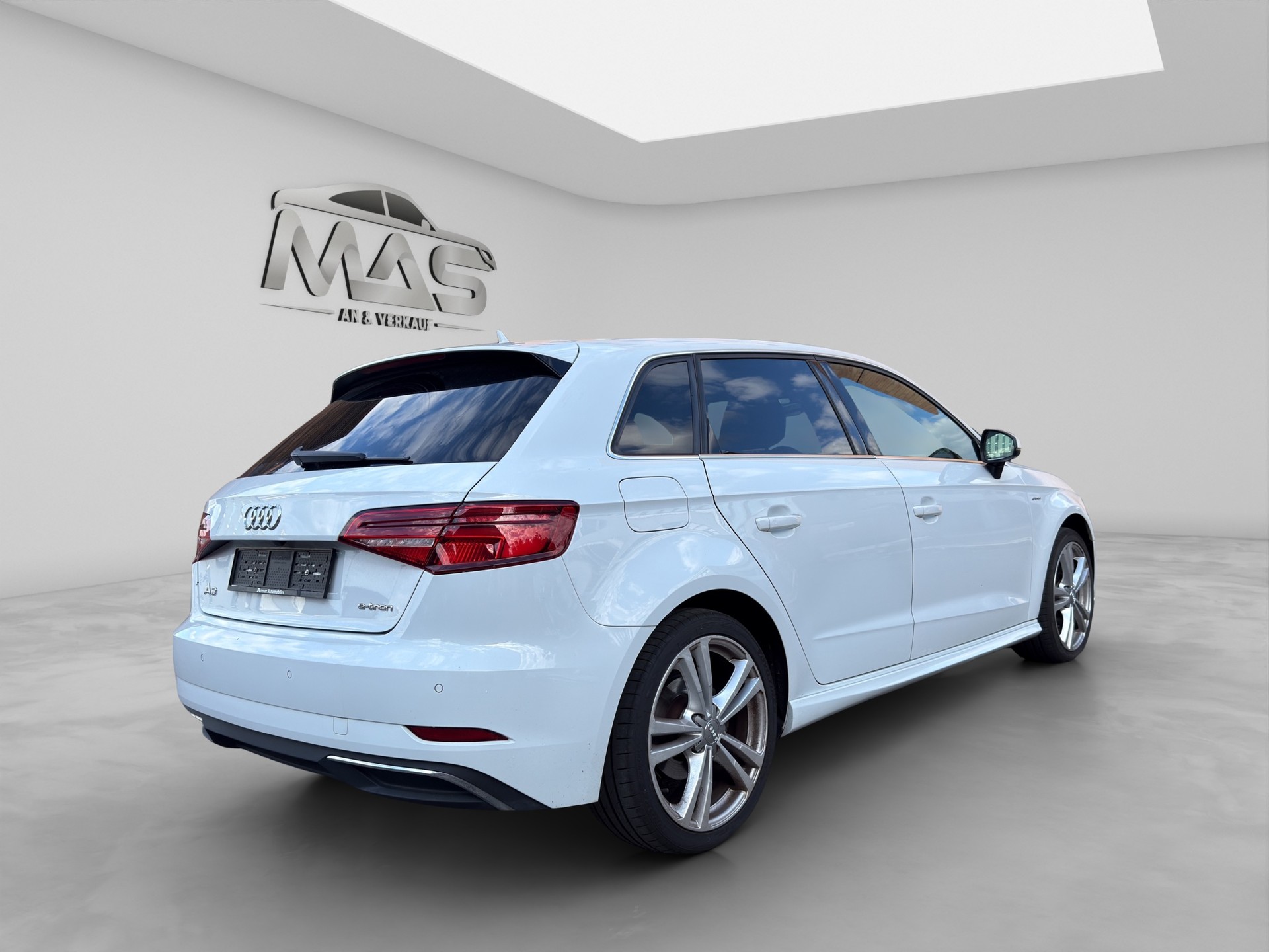 AUDI A3 Sportback 1.4 e-tron Sport S-tronic-image-5