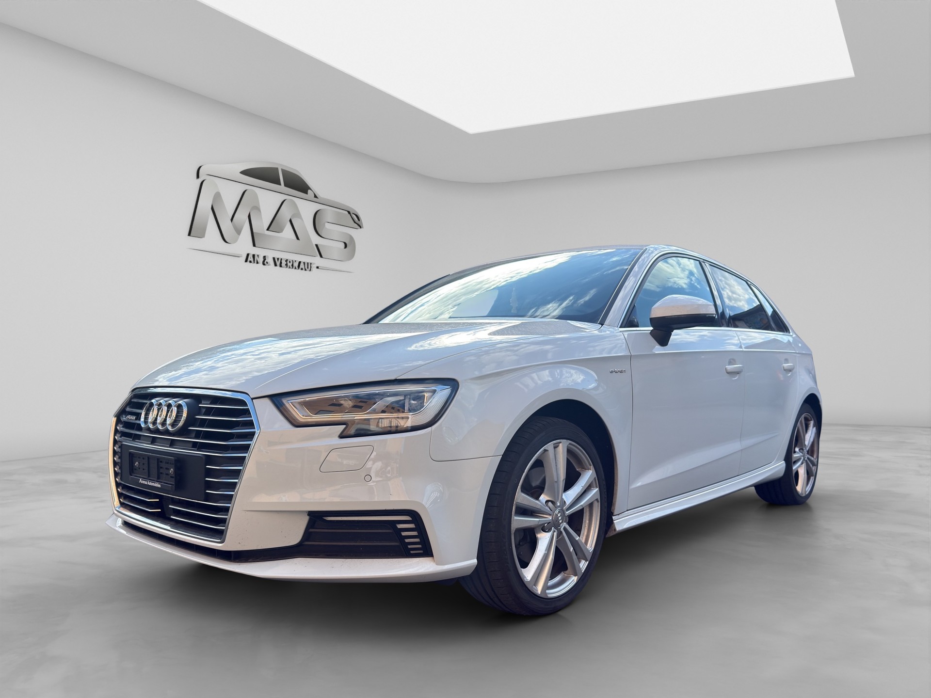 AUDI A3 Sportback 1.4 e-tron Sport S-tronic-image-0