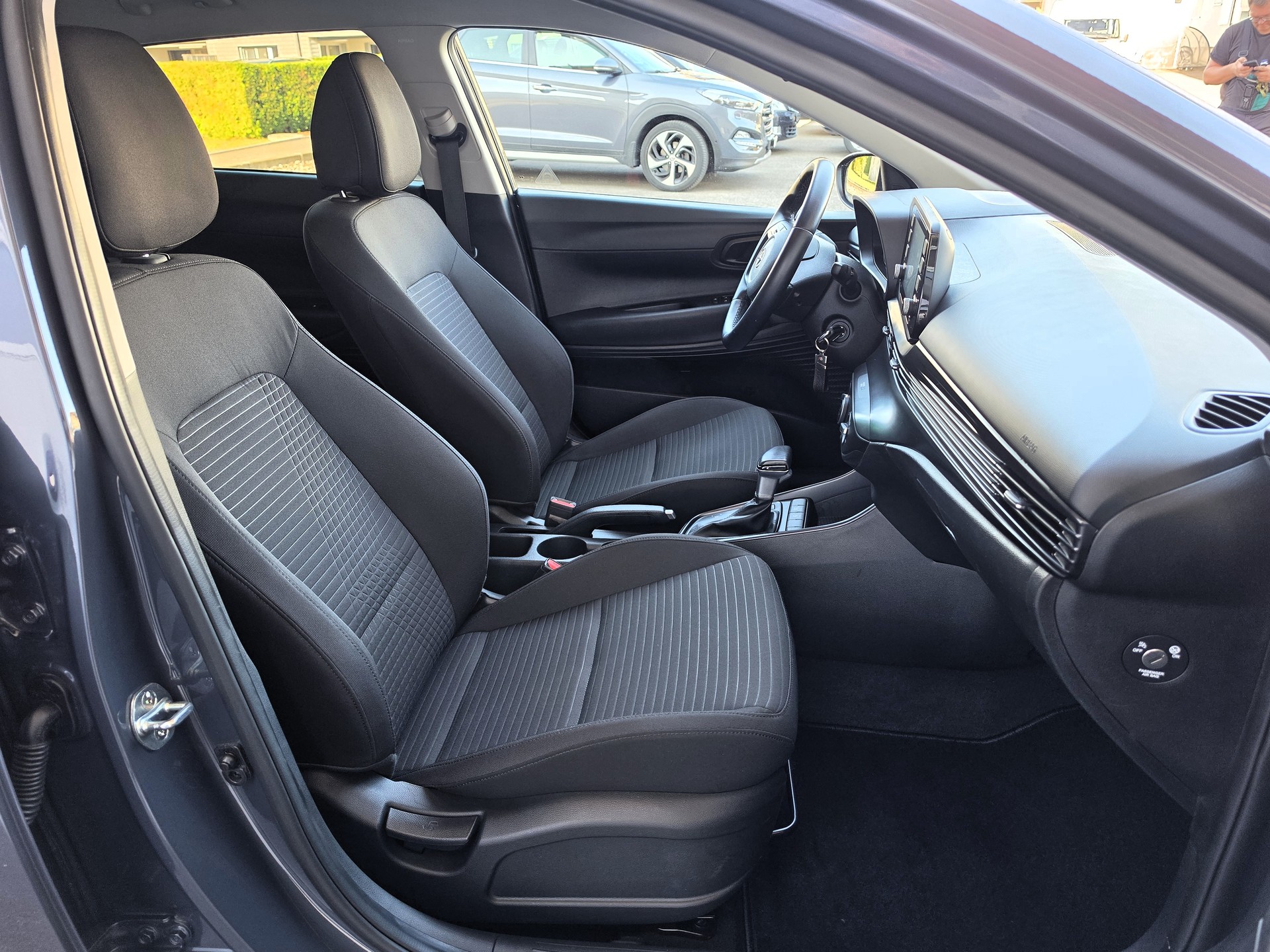 HYUNDAI i20 1.0 T-GDi Amplia-image-5