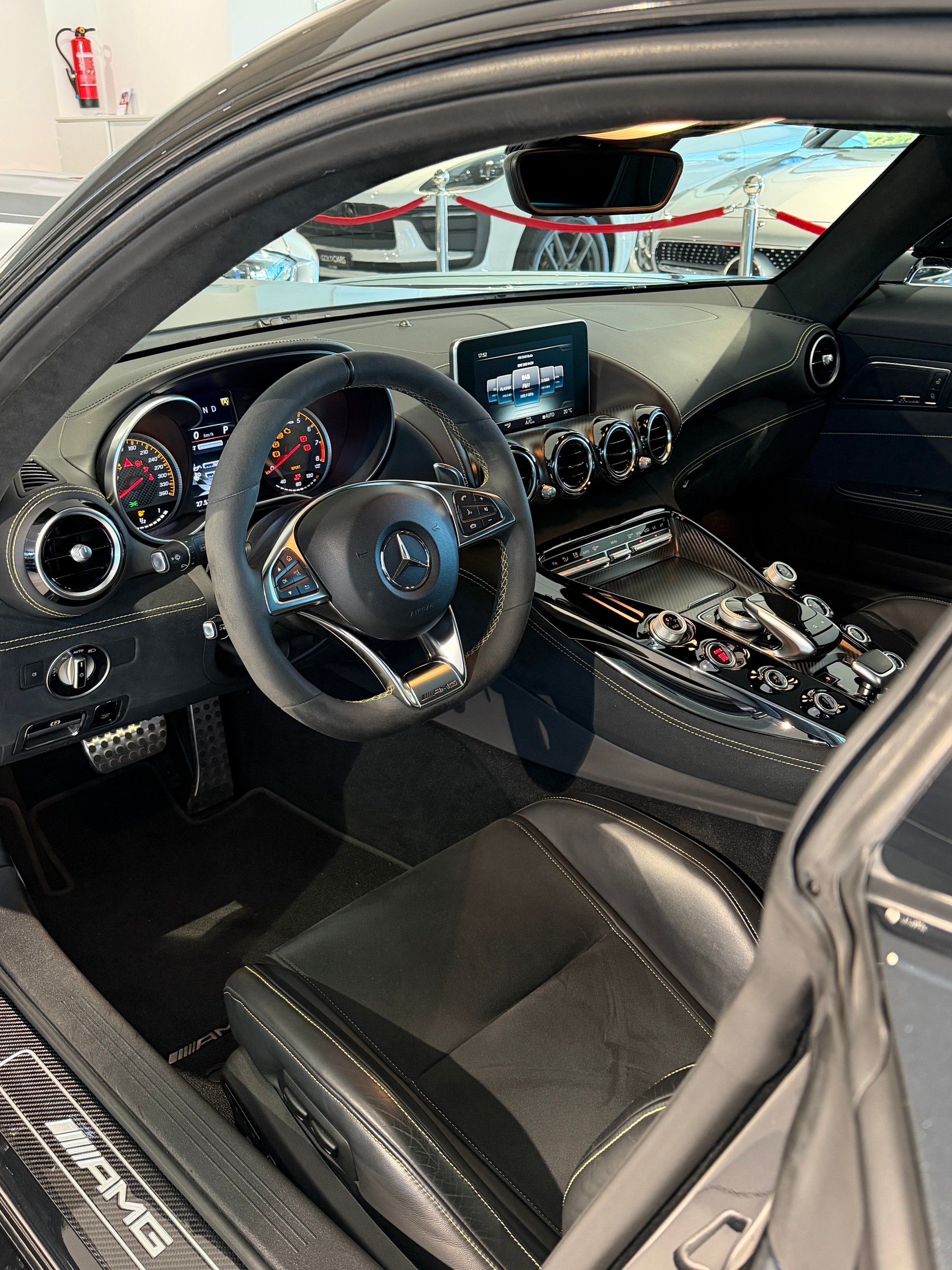 MERCEDES-BENZ AMG GT S Speedshift DCT-image-9
