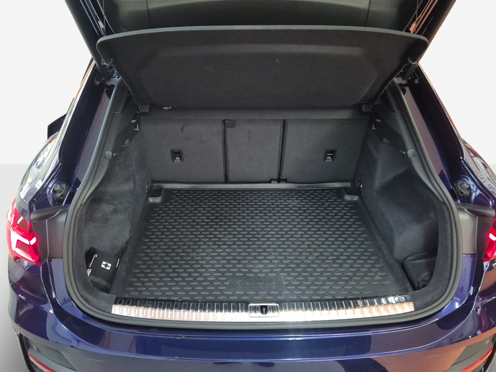 AUDI Q3 Sportback 35 TFSI S line Attraction S-tronic-image-12