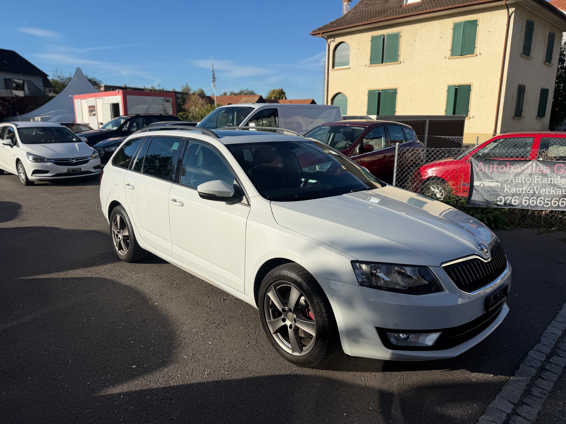 SKODA Octavia Combi 2.0 TDI Ambition 4x4 DSG-image-5