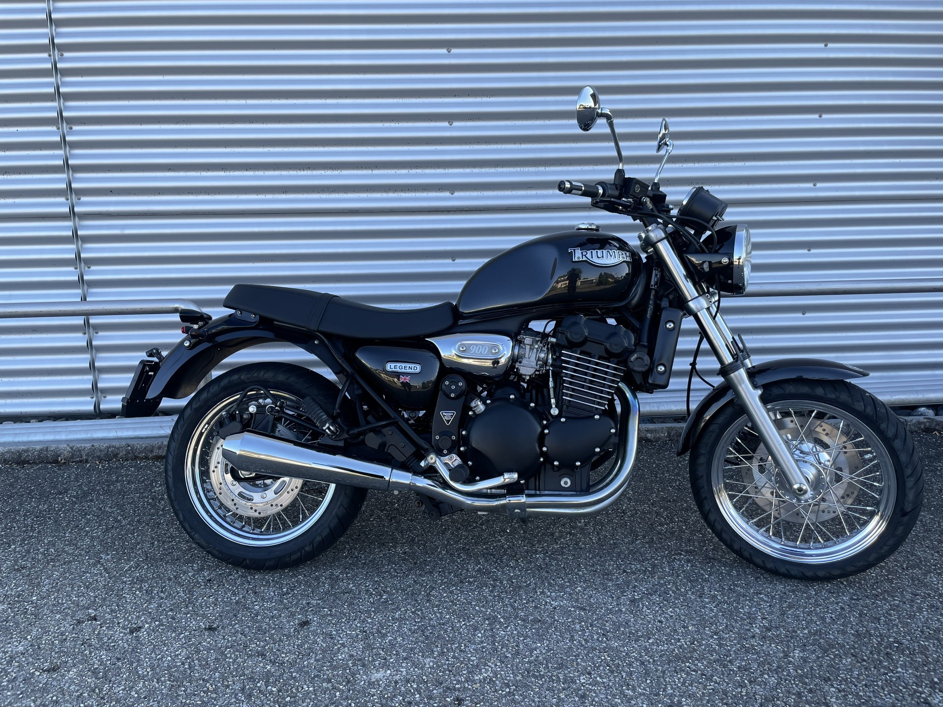 TRIUMPH Legend TT 900