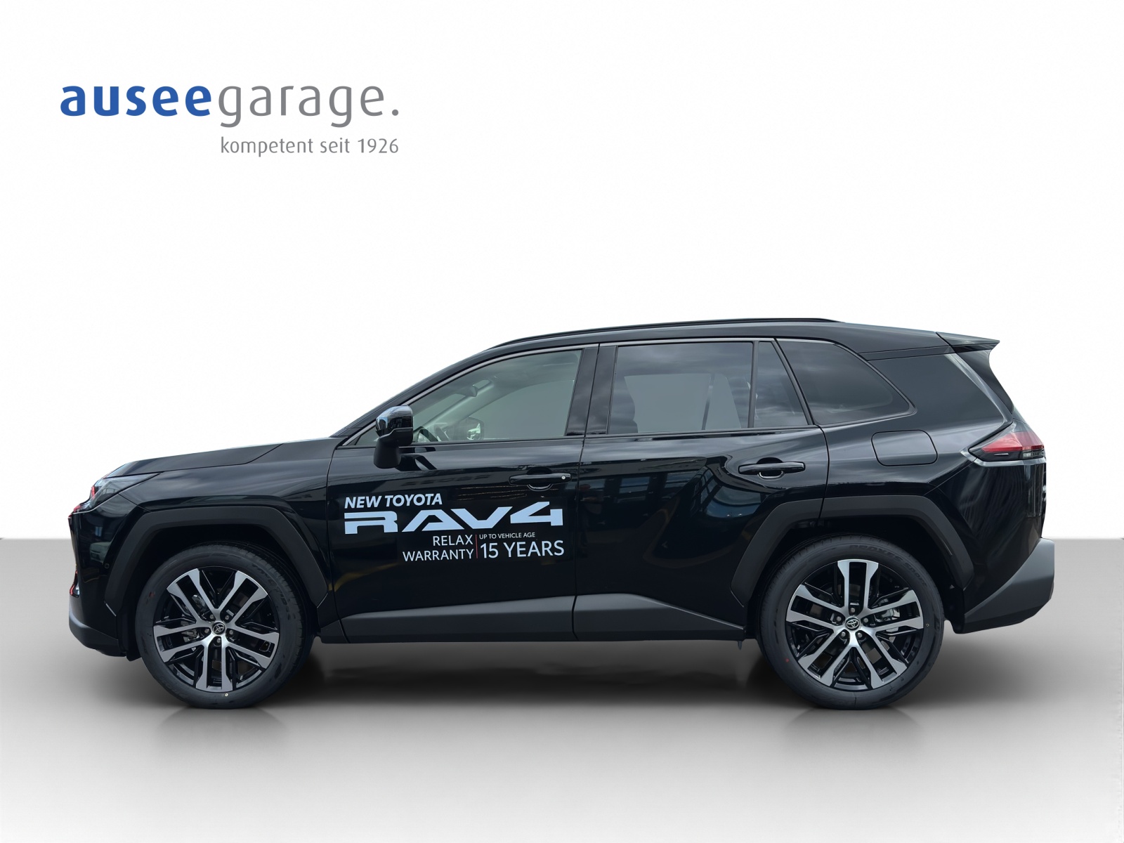 TOYOTA RAV4 2.5 HEV Premium-showroom-element-3