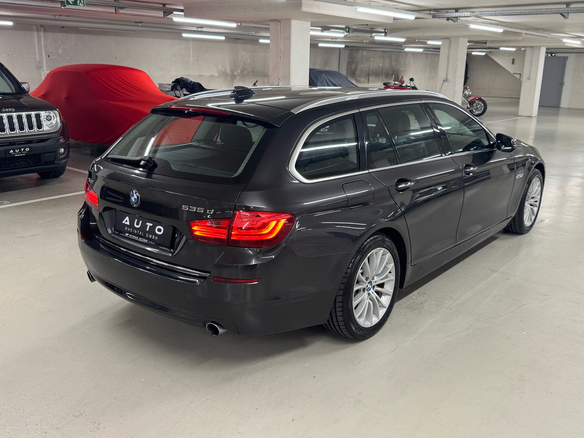 BMW 535d Touring xDrive Luxury Line I Frisch MFK 06.26 I Frisch Service I 8-fach I CH-Fhrz. I Garantie möglich I TOP Angebot-image-4