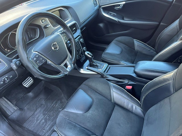 VOLVO V40 2.0 D3 R-Design S/S-image-5