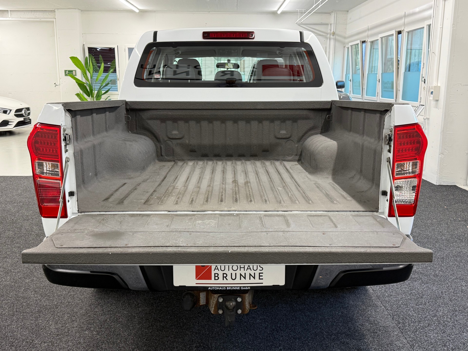 ISUZU D-MAX 2.5 Crew Cab Solar Special 4x4-image-6