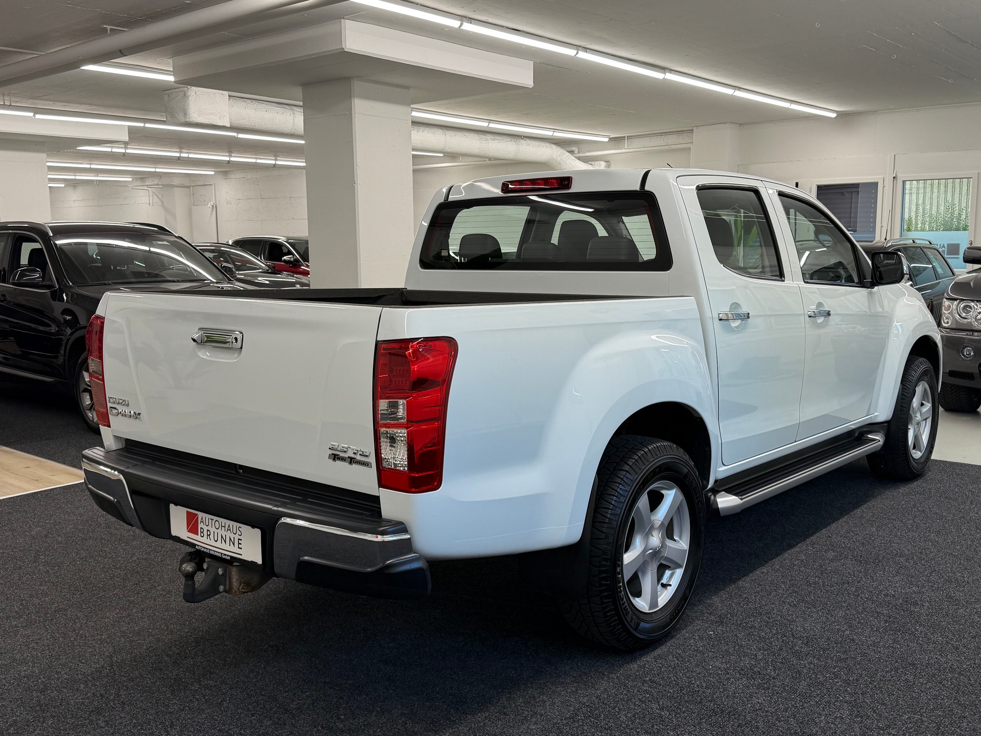 ISUZU D-MAX 2.5 Crew Cab Solar Special 4x4-image-3